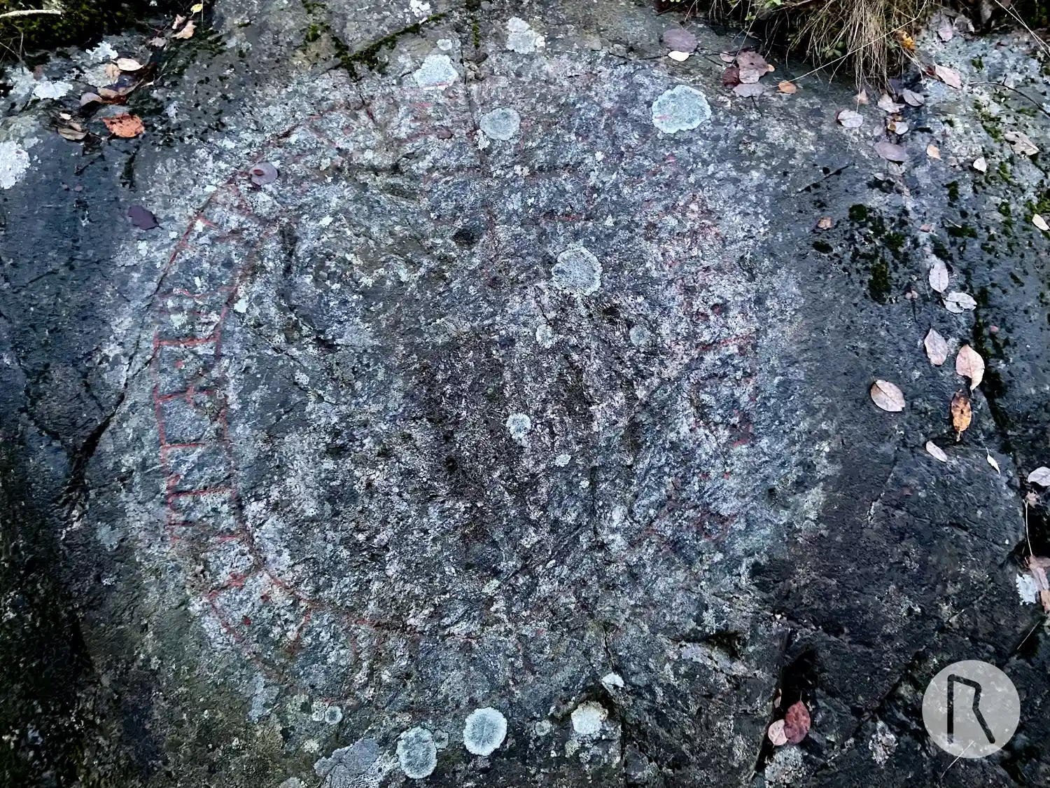 Runic rock inscription Glömstahällen, Sö300, L2016:837 in Huddinge parish, Huddinge municipality