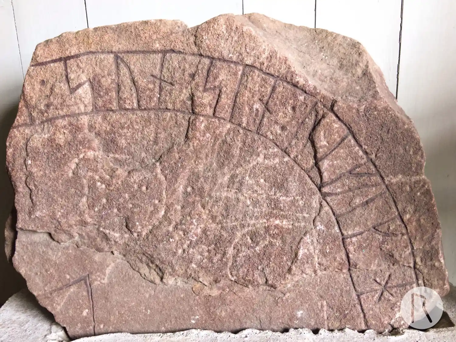 Runic inscription Sö182, L1984:7300 in Mariefred parish, Strängnäs municipality
