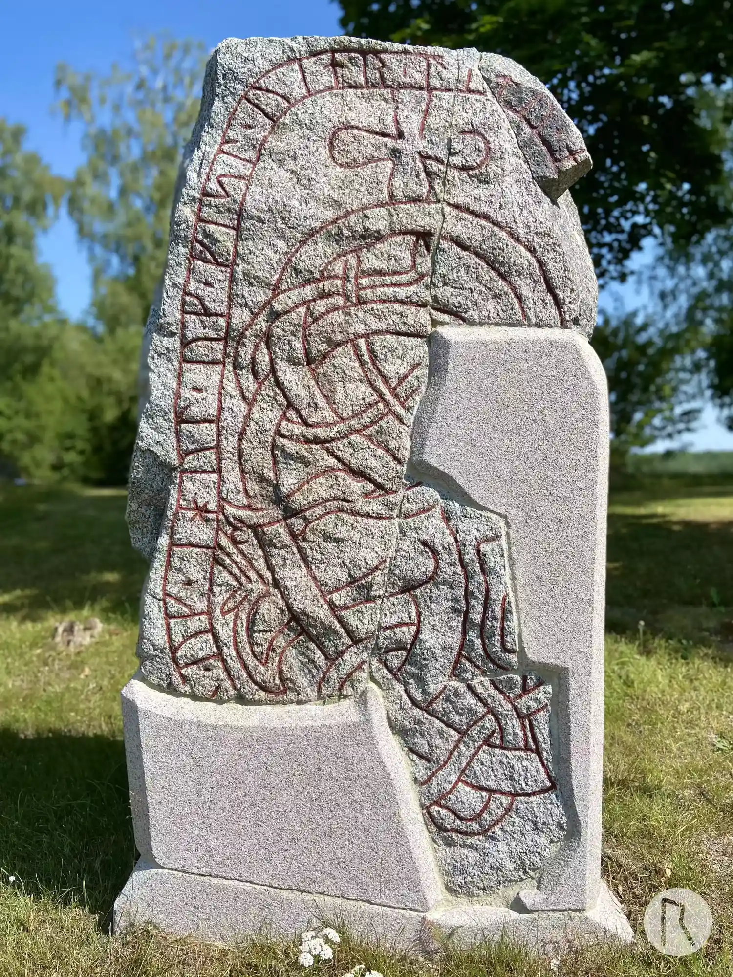 Runic inscription U1027, L1942:2122 in Lena parish, Uppsala municipality