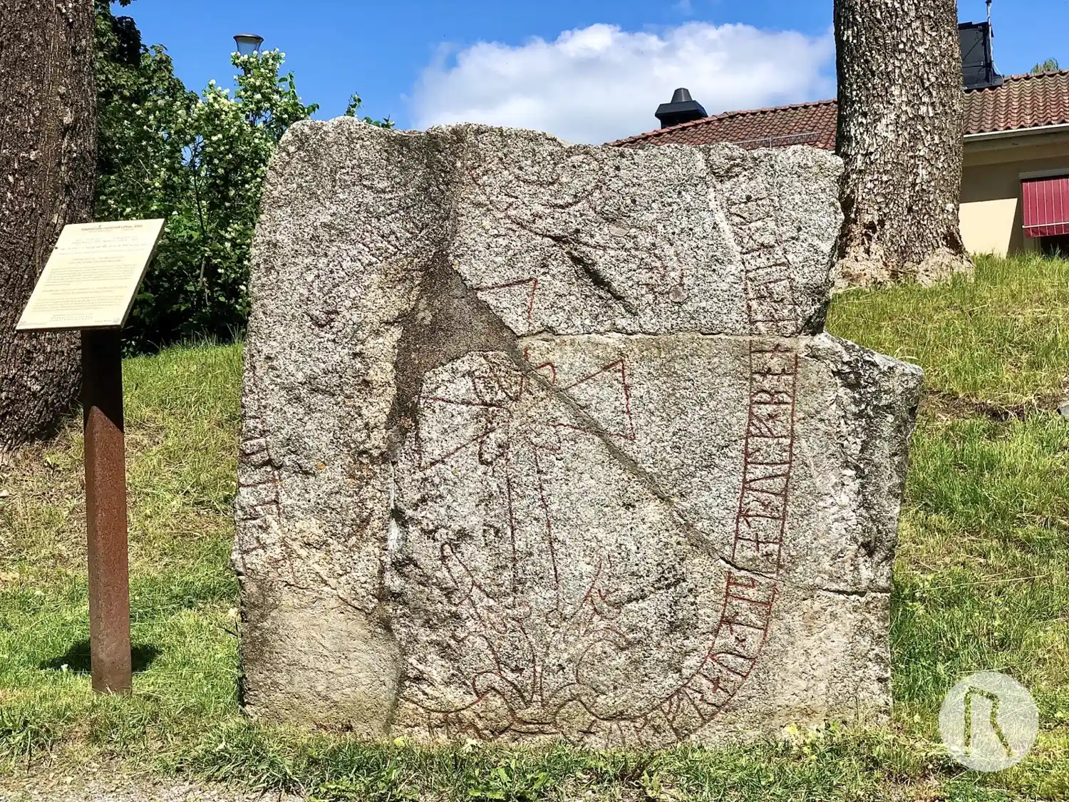 Runic inscription U390, L2015:2184 in Sigtuna parish, Sigtuna municipality