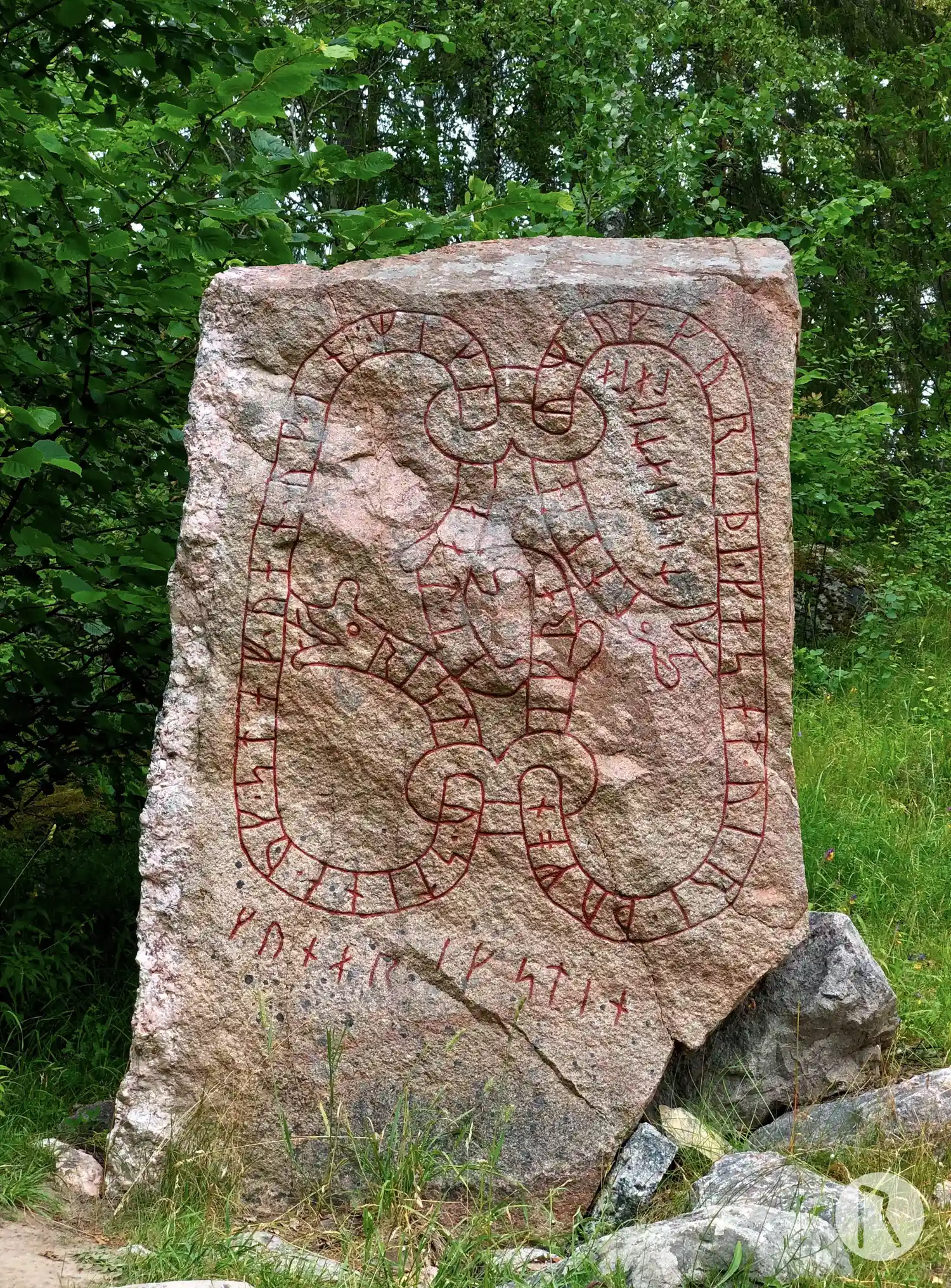Rune-stone Arkils tingstad, U226, L2014:2301 in Vallentuna parish, Vallentuna municipality