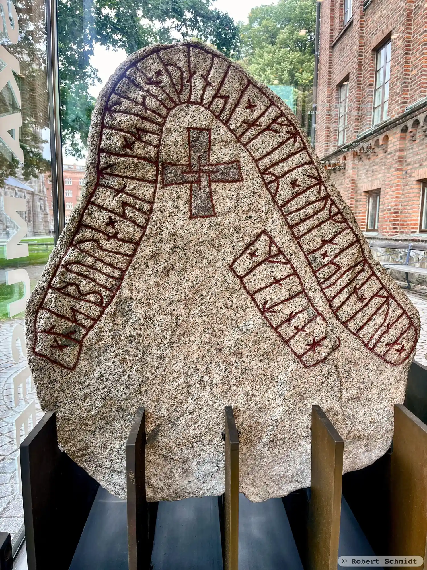 Rune-stone DR283, L1988:5329 in Lund parish, Lund municipality