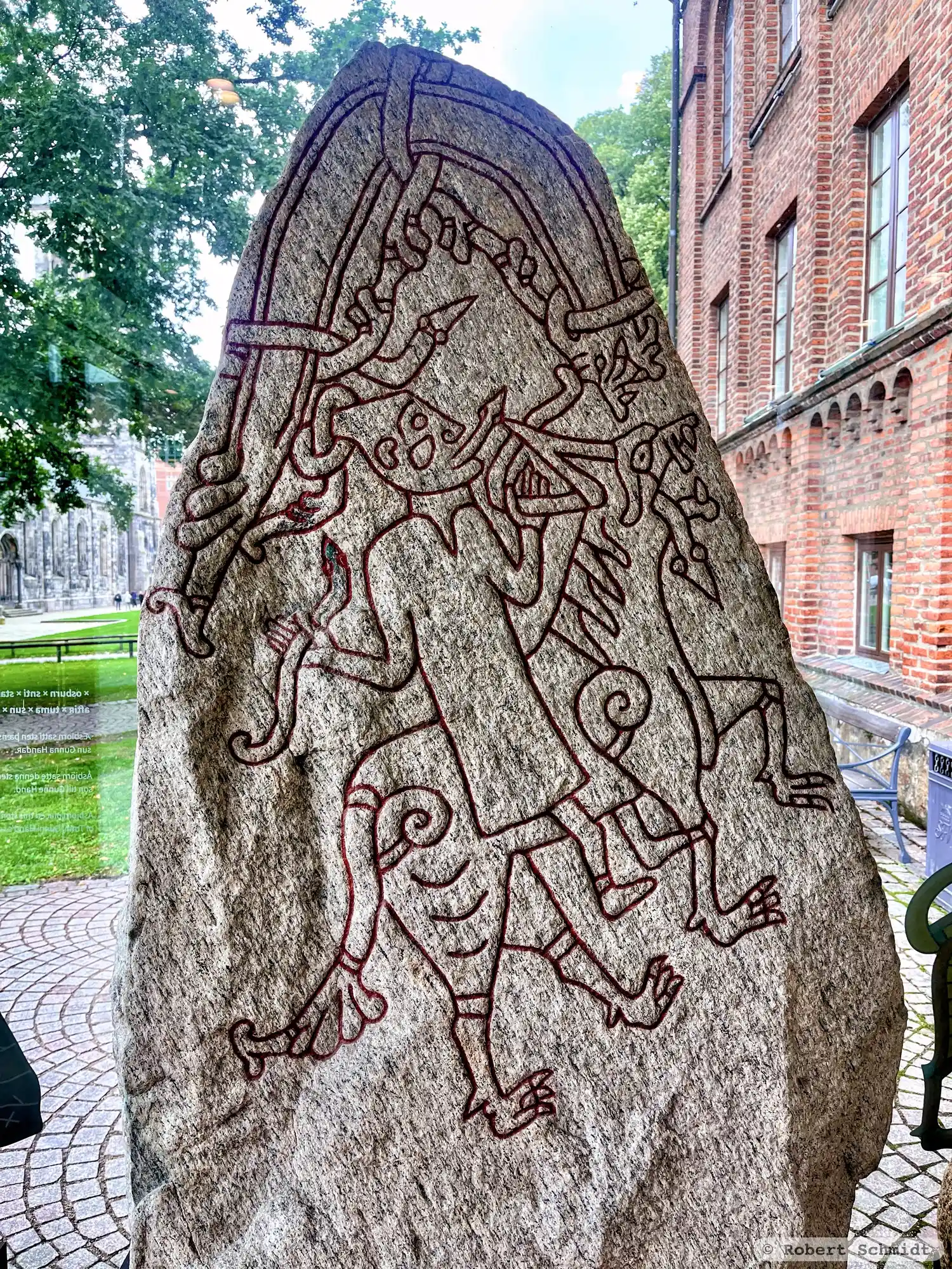 Rune-stone DR284, L1988:4658 in Lund parish, Lund municipality