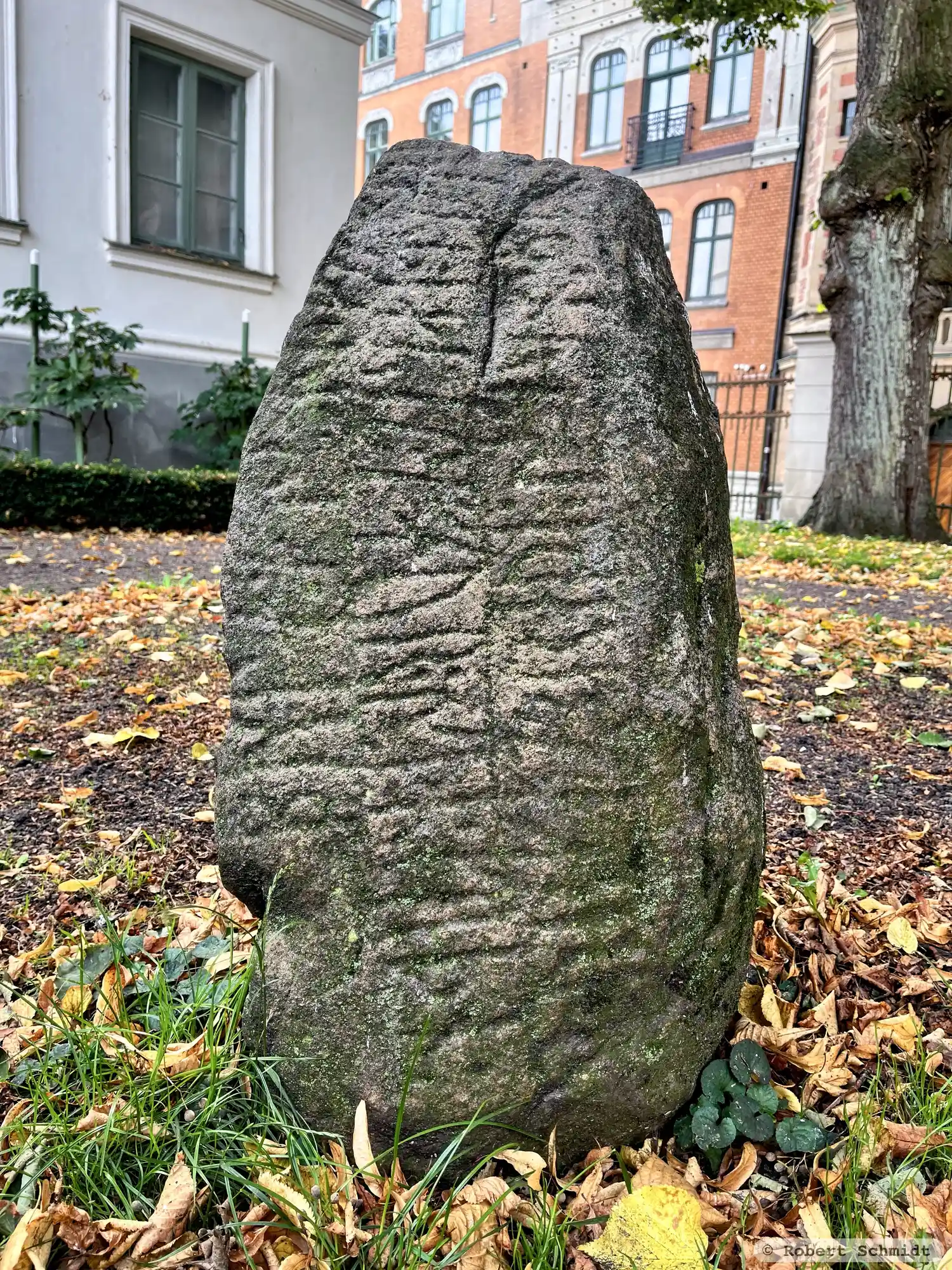 Rune-stone DR298, L1988:5385 in Lund parish, Lund municipality