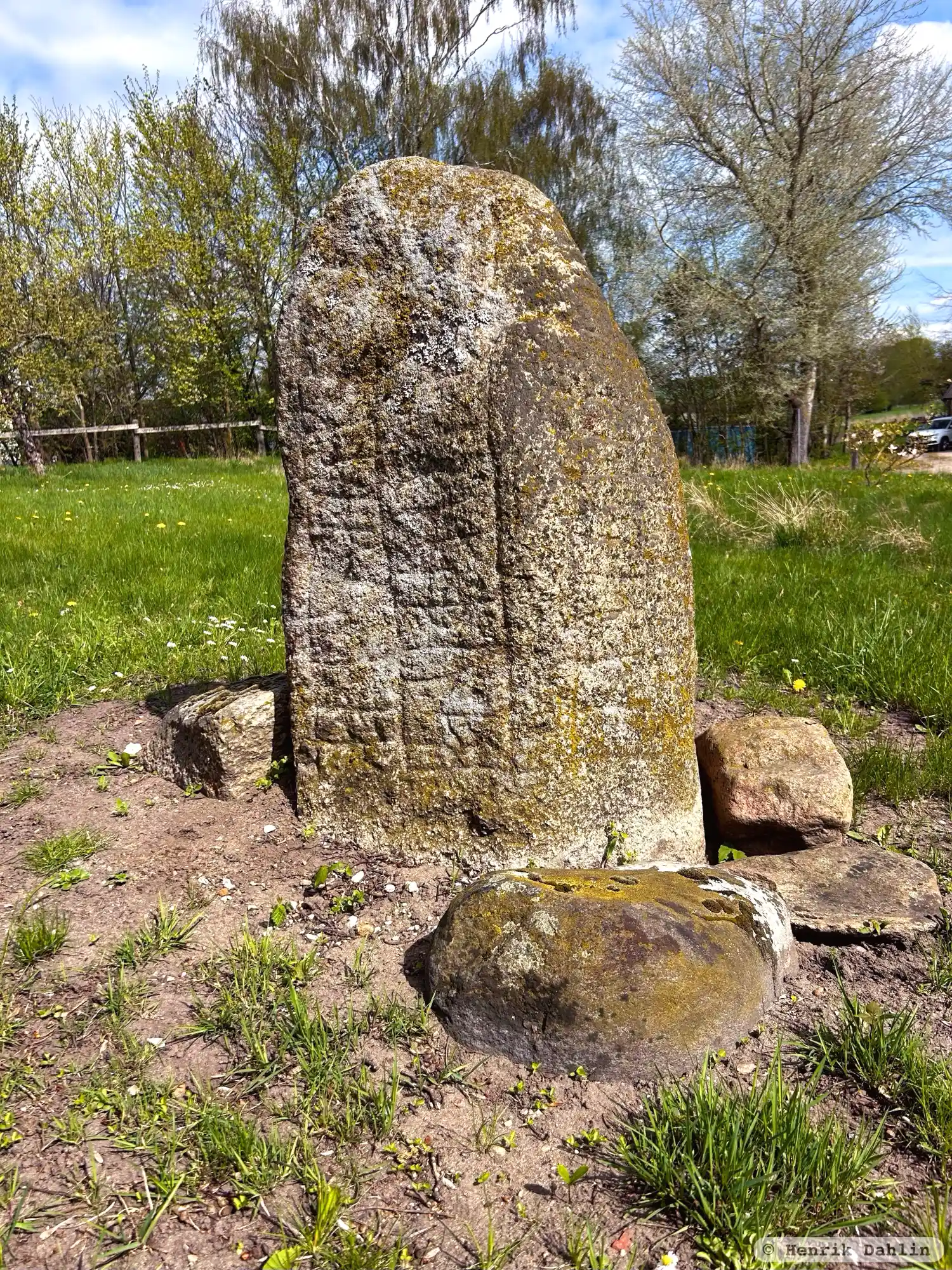 Rune-stone DR321, L1989:7846 in Västra Karaby parish, Kävlinge municipality
