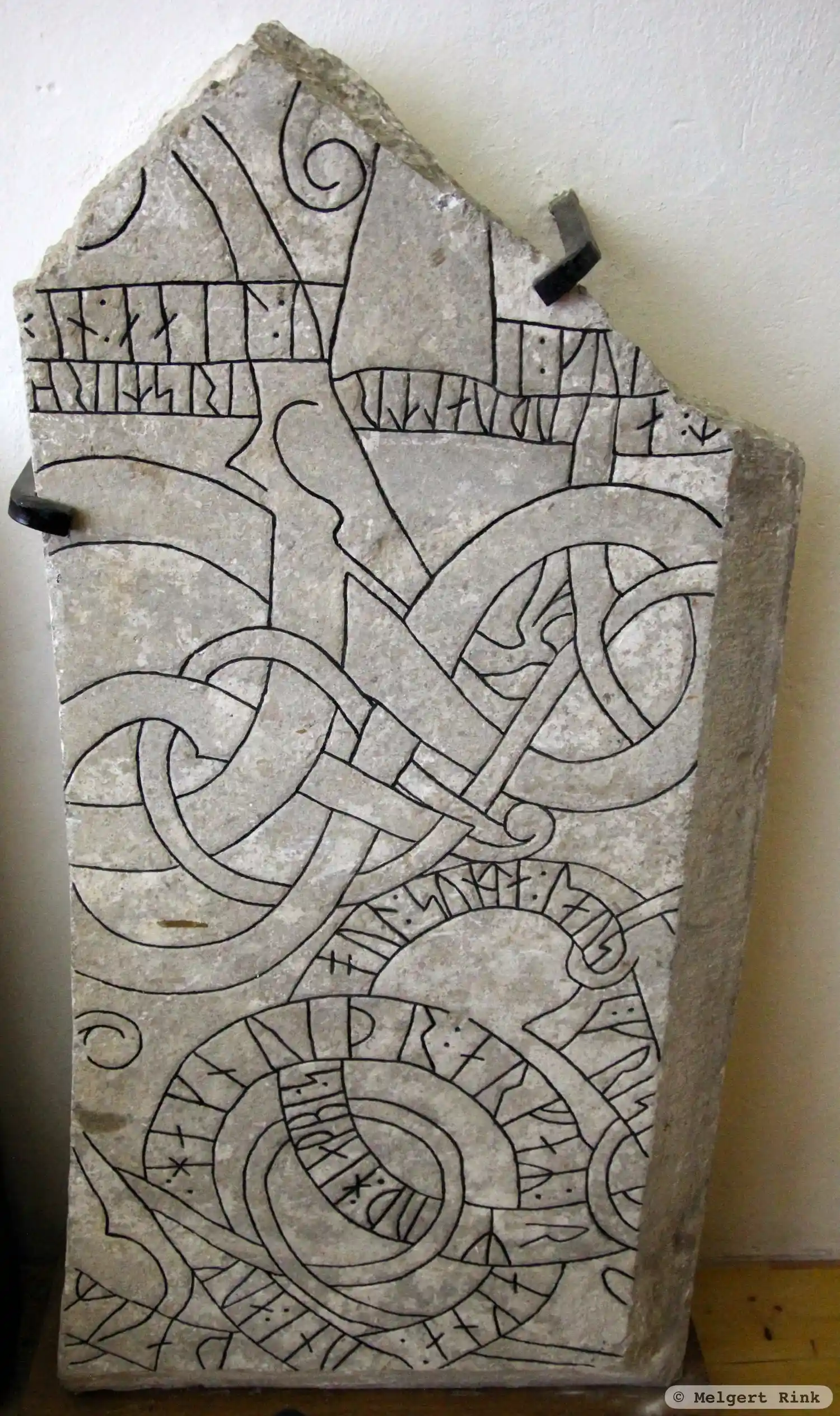 Rune-stone G200, L1977:6778 in Atlingbo parish, Gotland municipality
