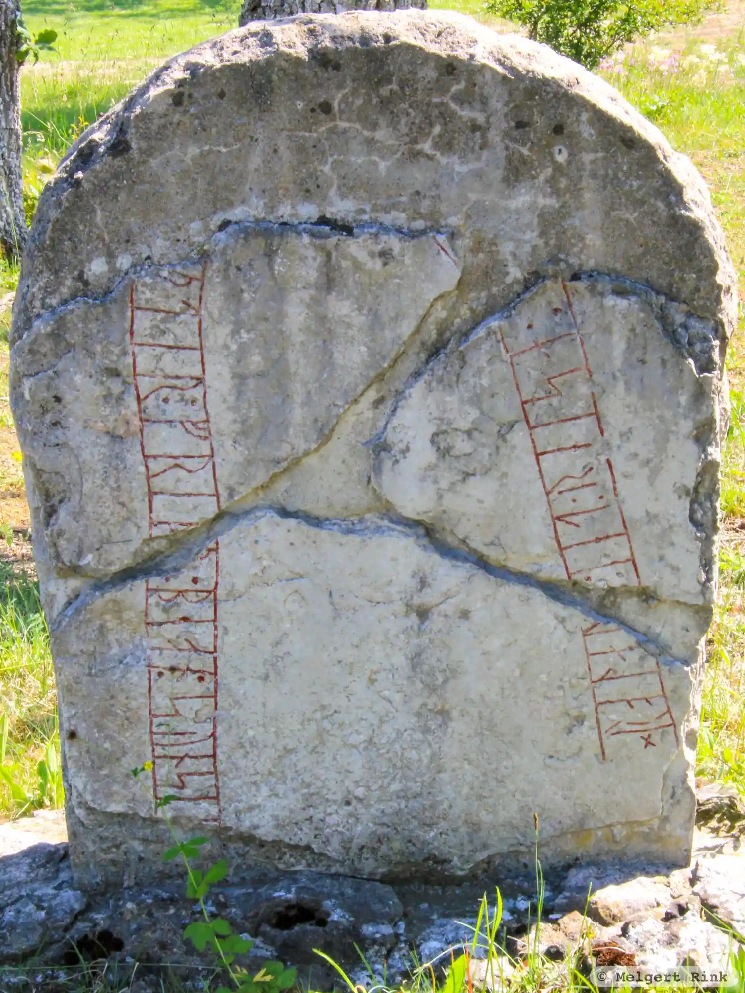 Rune-stone G325, L1975:9236 in Bunge parish, Gotland municipality