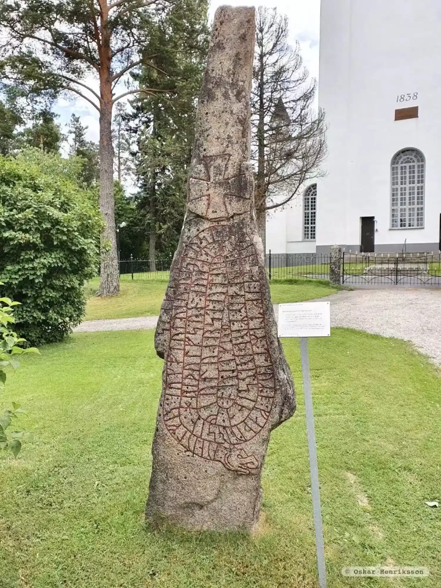 Rune-stone Hs6, L1951:9589 in Järvsö parish, Ljusdal municipality