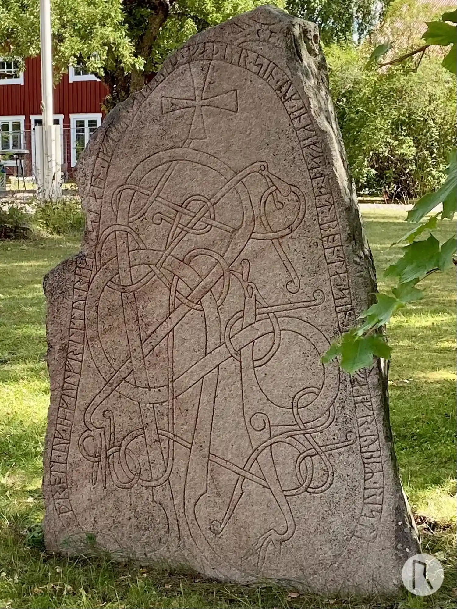 Runsten Marmastenen, U485, L1942:1878 i Lagga socken, Knivsta kommun