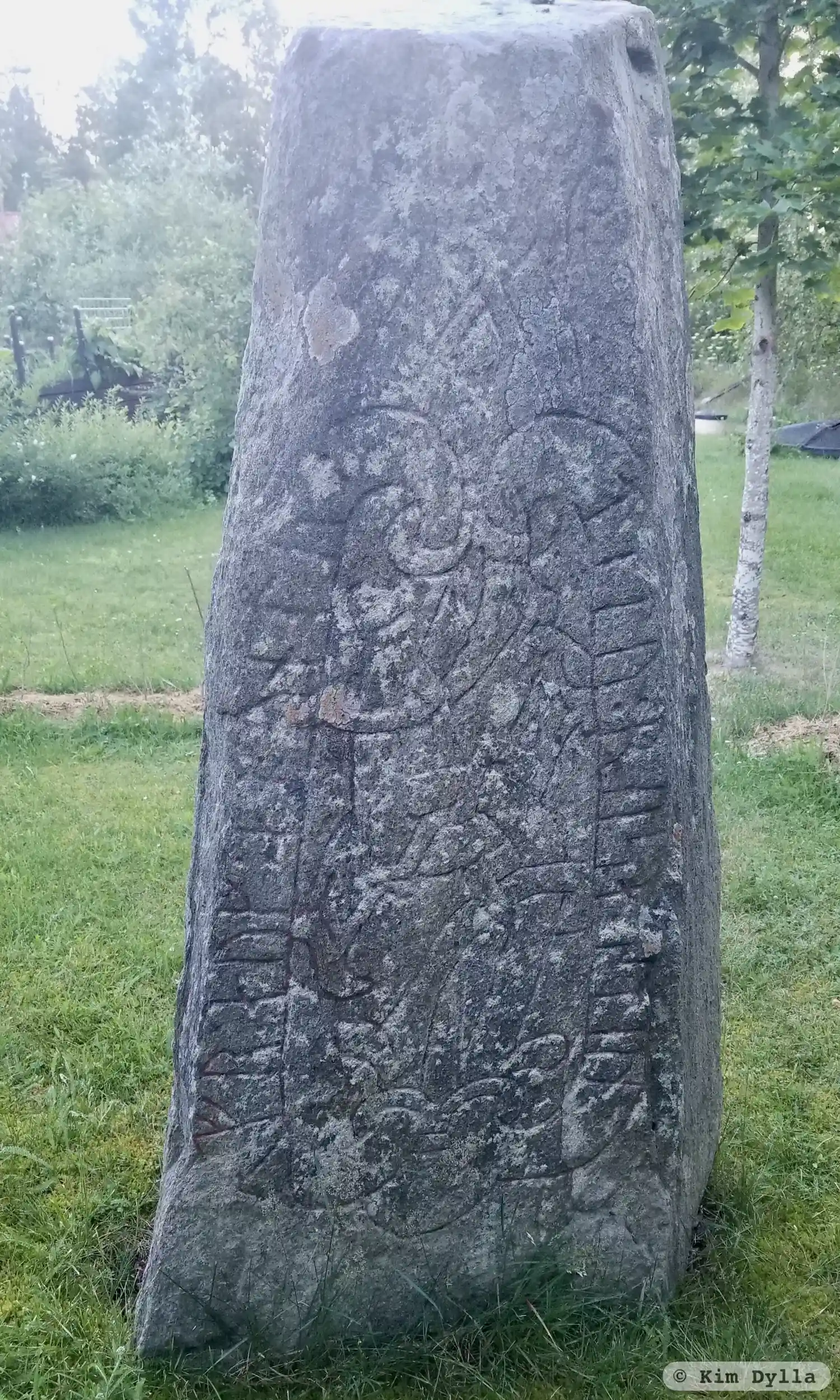Rune-stone Nä32, L2004:2895 in Götlunda parish, Arboga municipality