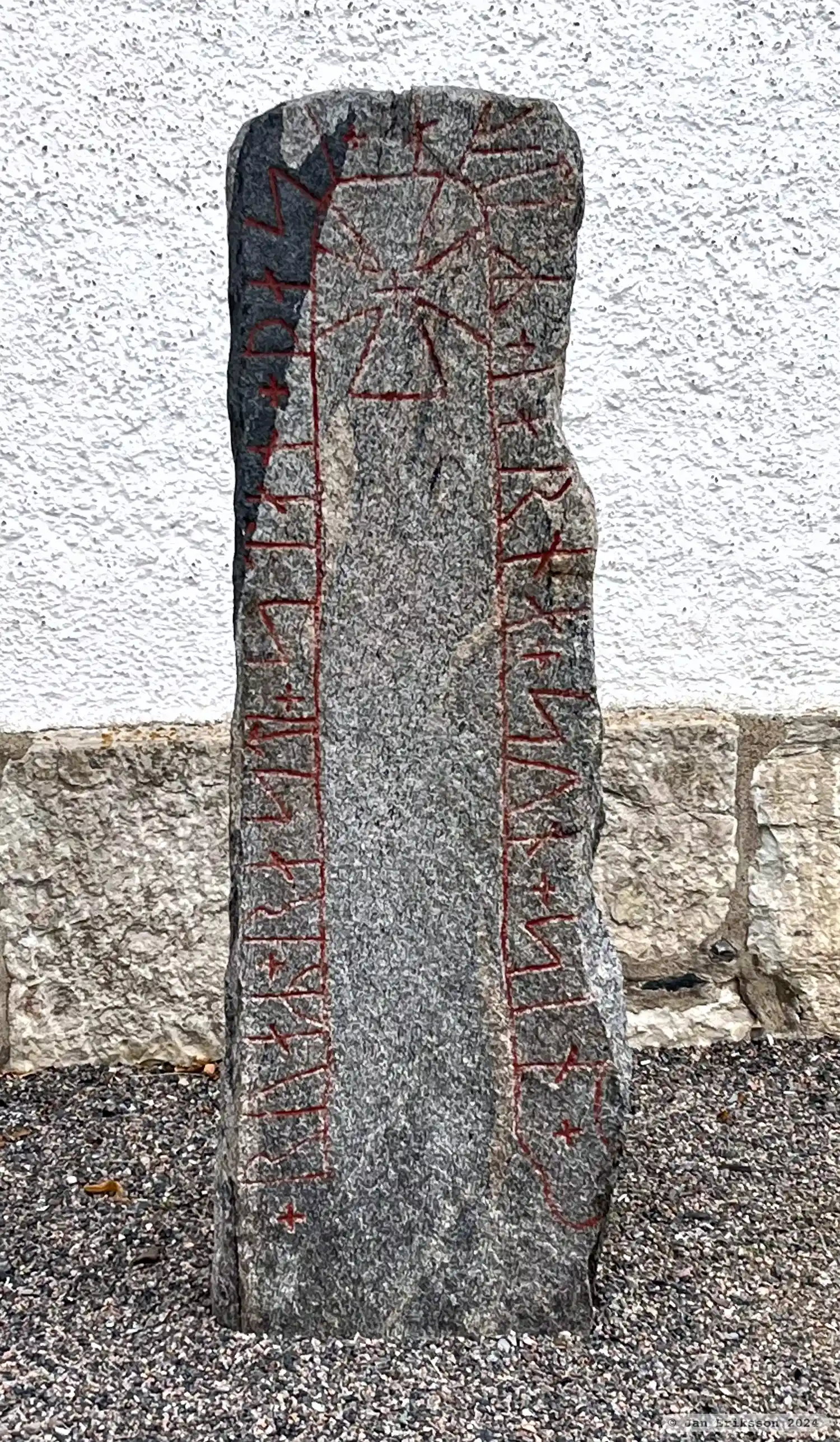 Runenstein Ög14, L2012:6243 in Konungsund kirchspiel, Norrköping gemeinde