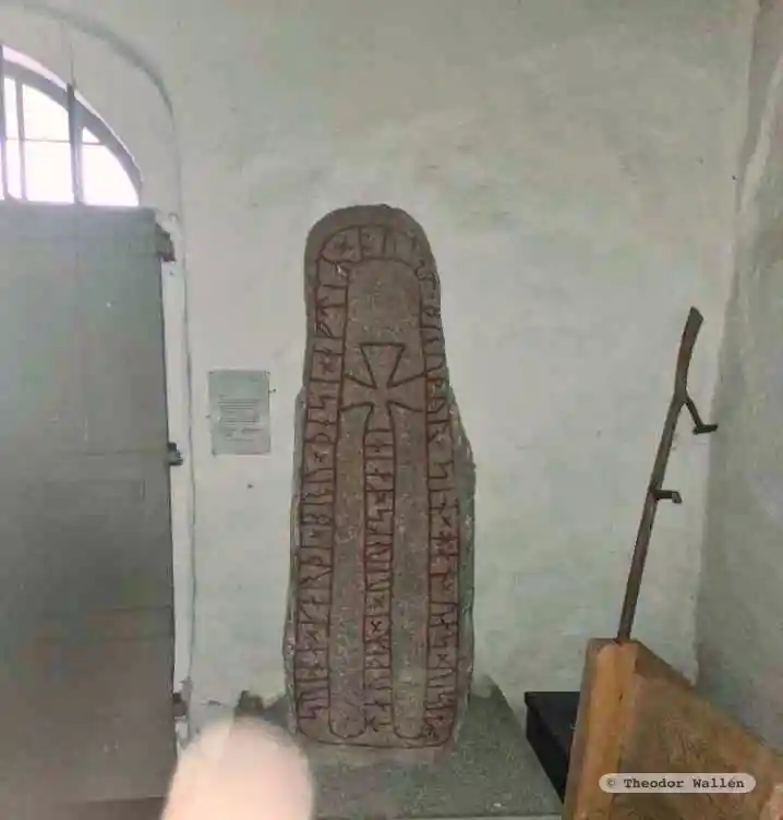 Rune-stone Ög68, L2012:5789 in Ekeby parish, Boxholm municipality