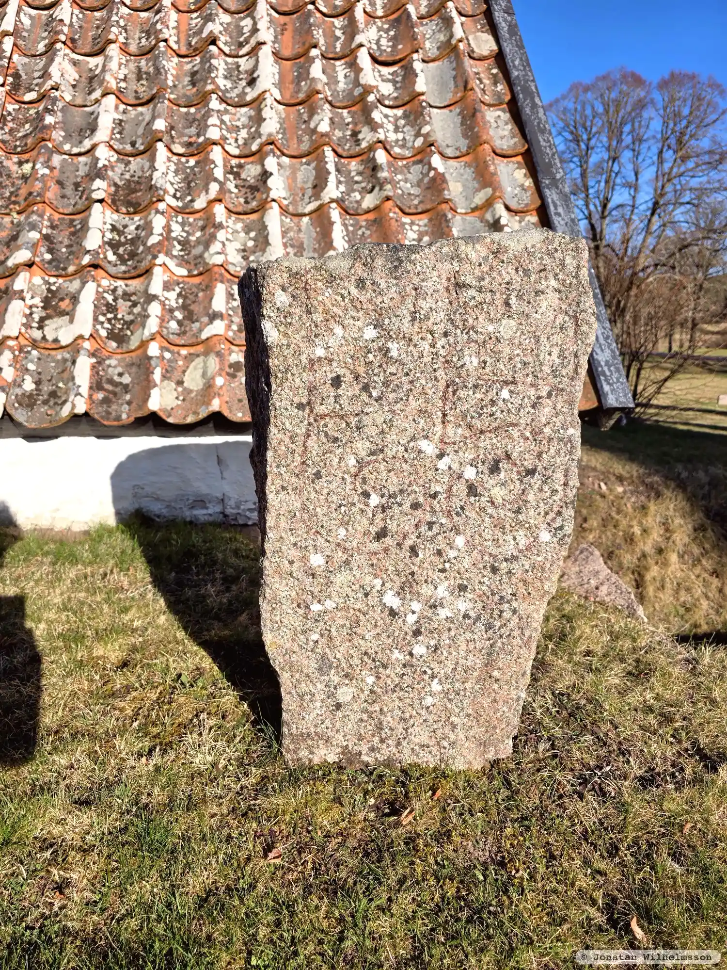 Rune-stone Ög69, L2012:5846 in Ekeby parish, Boxholm municipality