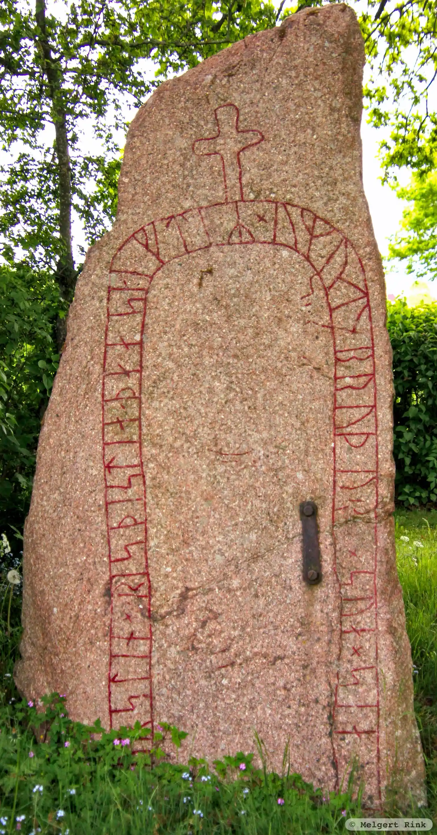 Rune-stone Ög96, L2010:9787 in Väderstad parish, Mjölby municipality