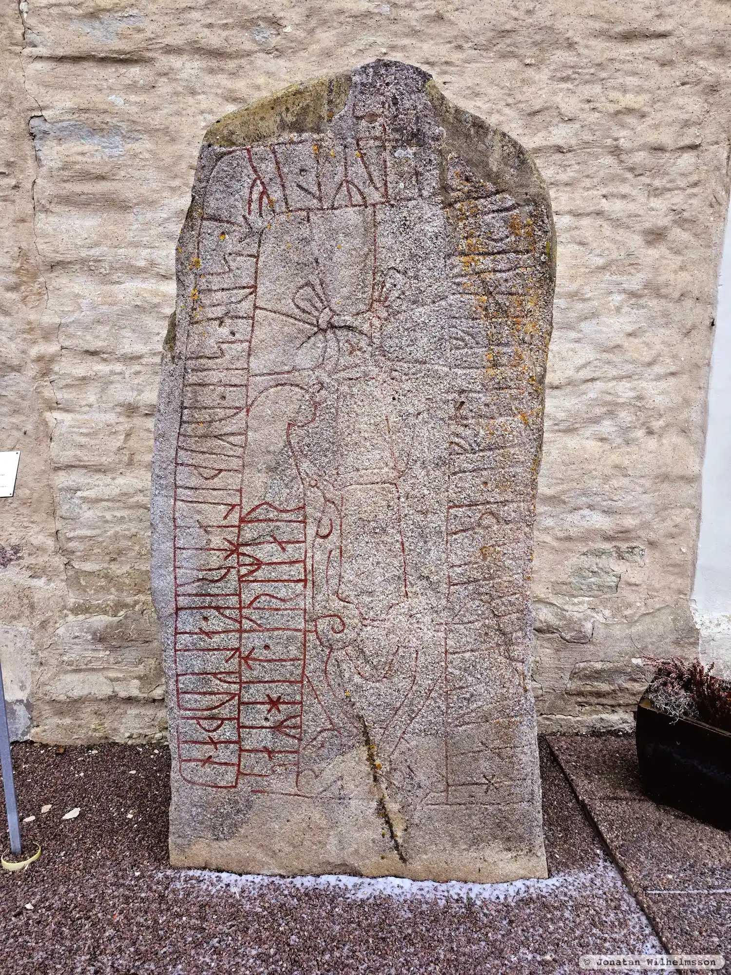 Rune-stone ÖgFv1965;54, L2010:6893 in Viby parish, Mjölby municipality