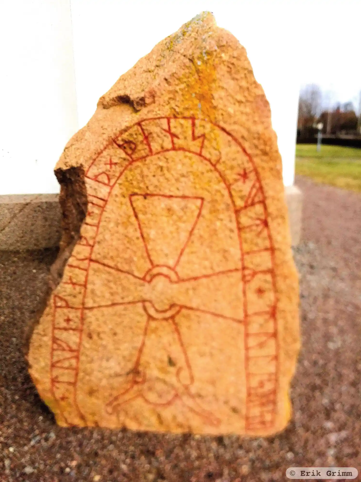 Rune-stone ÖgFv1983;240, L2012:1209 in Appuna parish, Mjölby municipality
