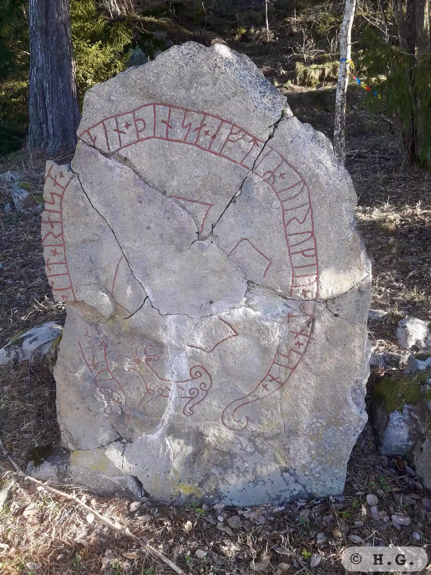 Rune-stone Oxelbystenen, Sö304, L2015:2475 in Salem parish, Salem municipality