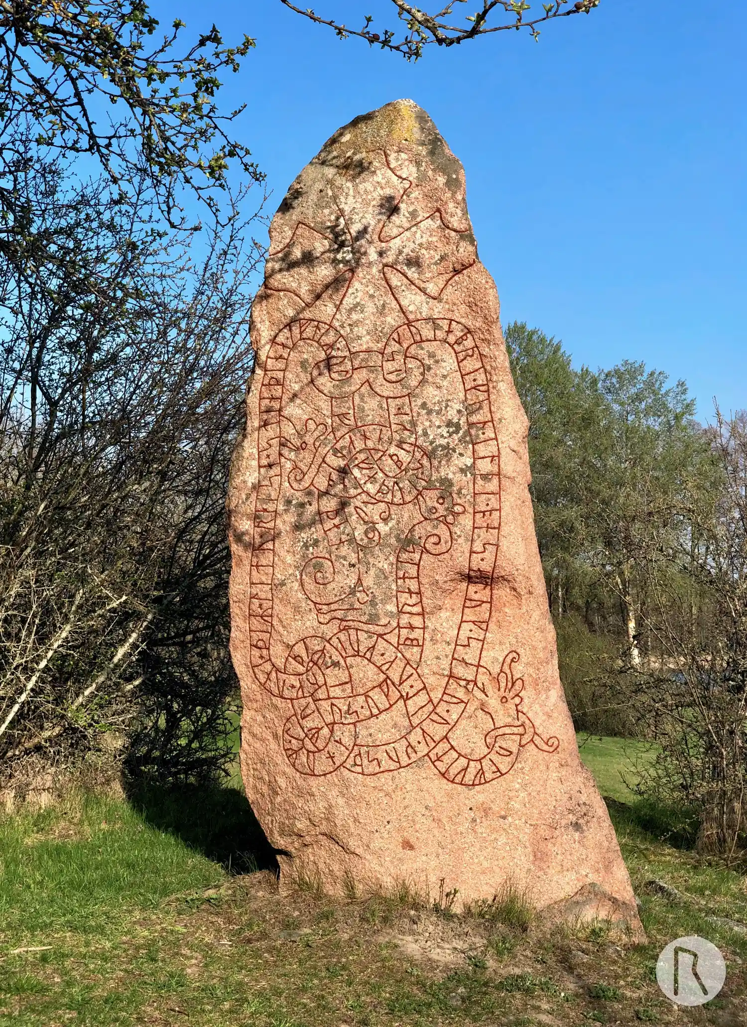 Piedra rúnica Risbylestenarna, U160, L2015:9333 en Täby parroquia, Täby municipio
