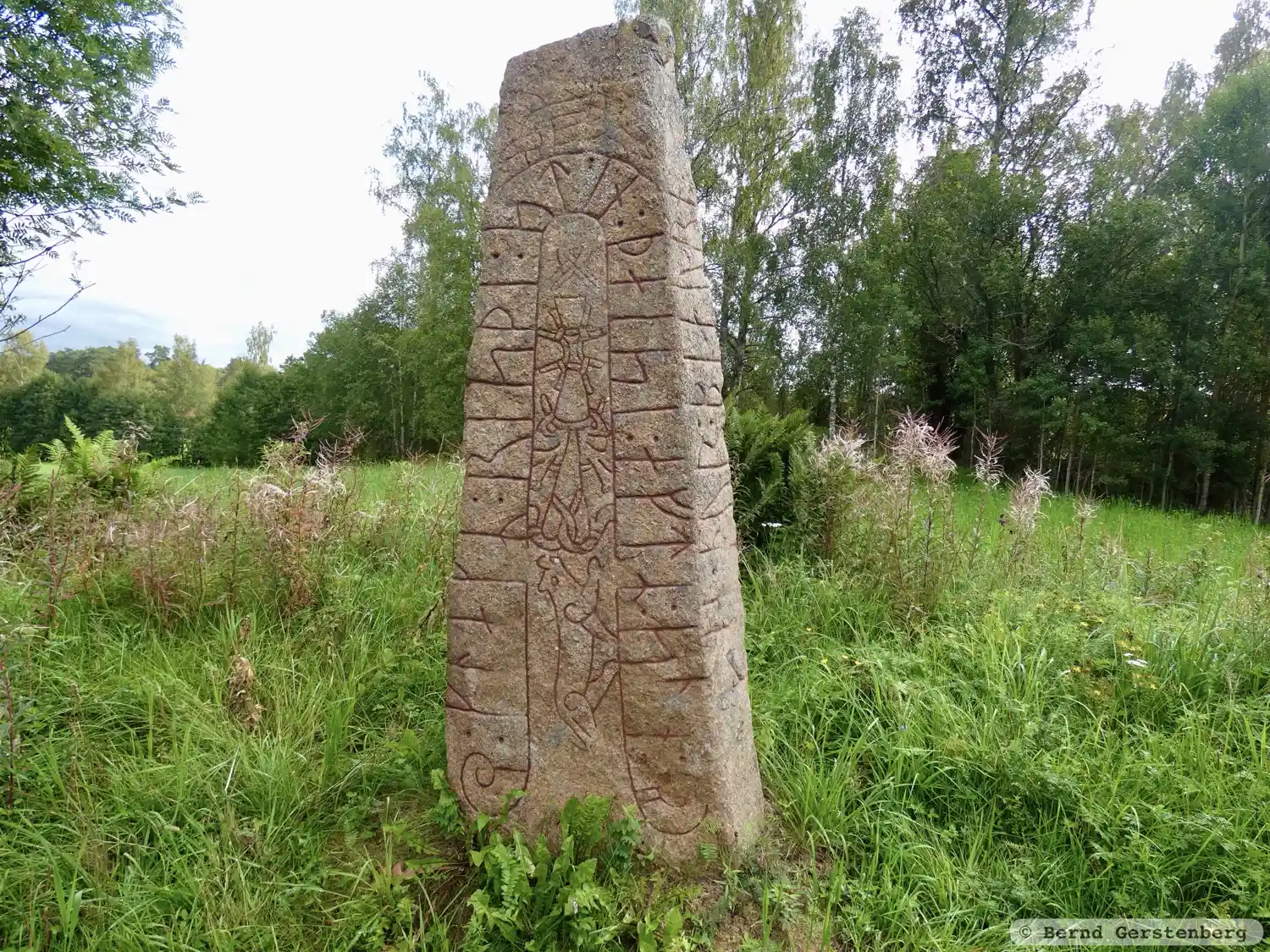 Rune-stone Sm133, L1974:7508 in Flisby parish, Nässjö municipality