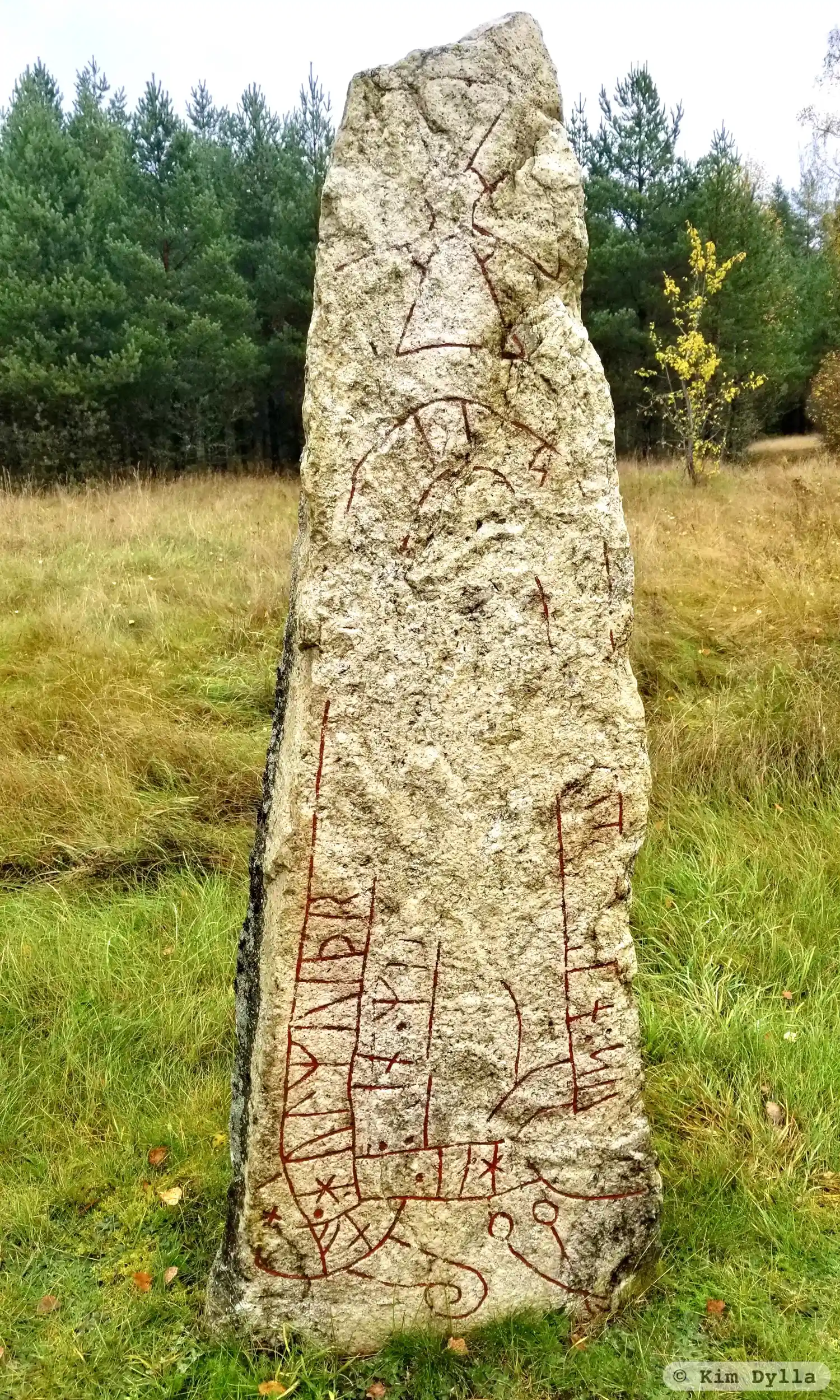 Rune-stone Sö105, L1985:8941 in Kjula parish, Eskilstuna municipality