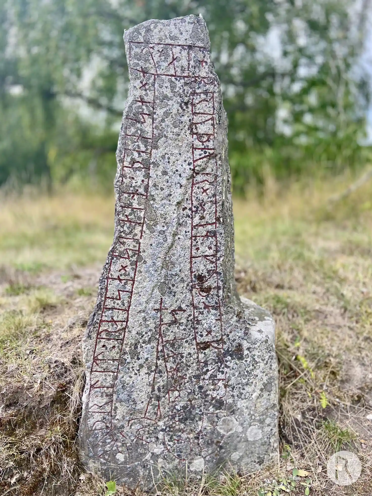 Rune-stone Sö184, L1985:8552 in Kärnbo parish, Strängnäs municipality