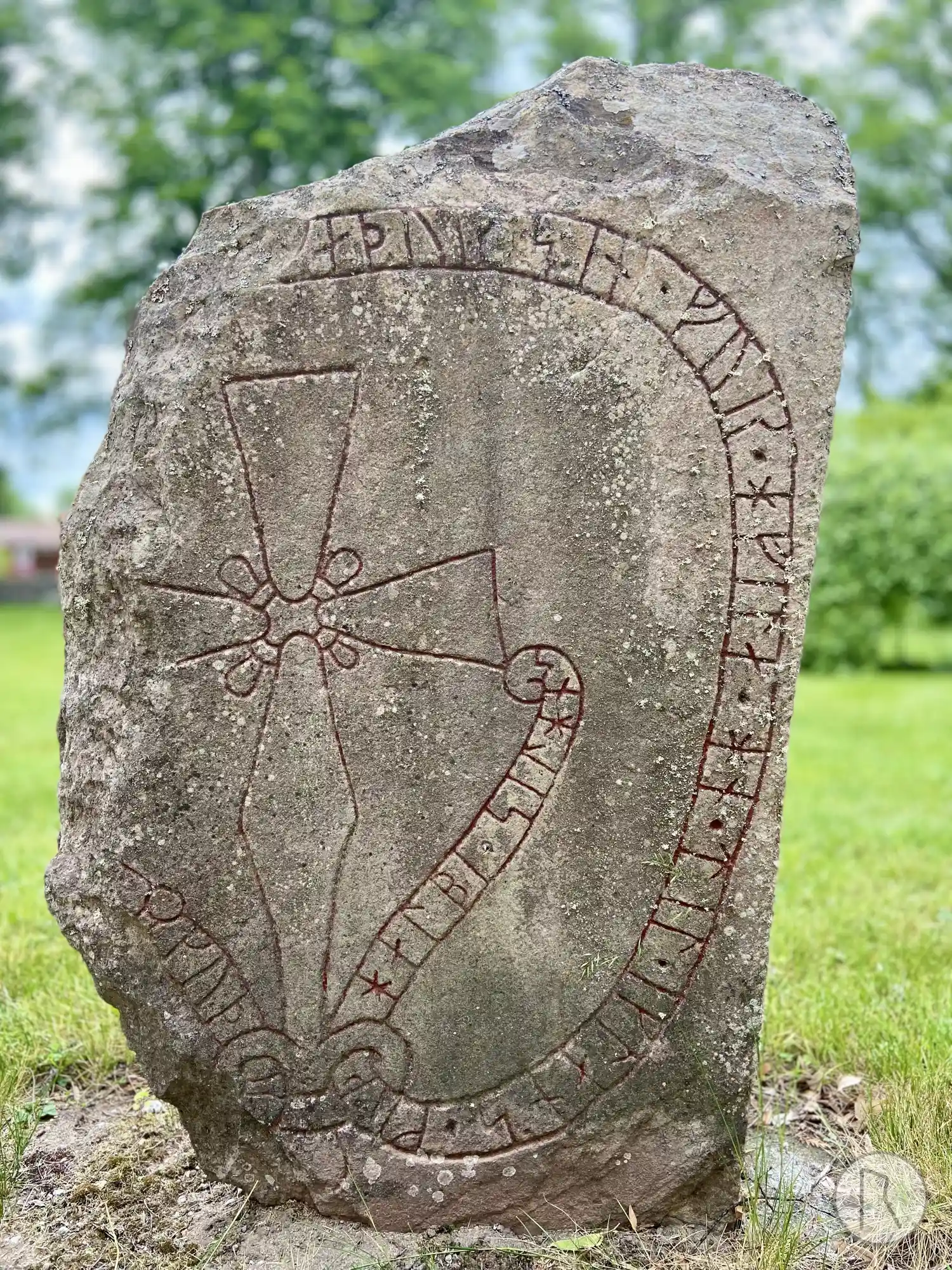 Rune-stone Sö207, L1983:8467 in Överselö parish, Strängnäs municipality