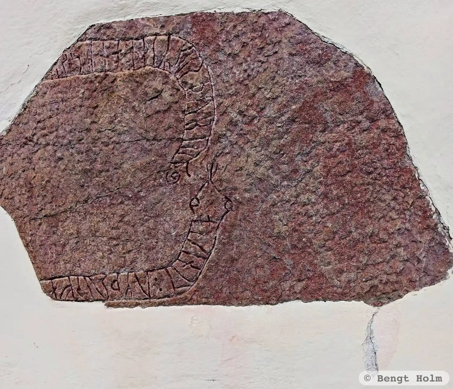 Rune-stone Sö299, L2016:197 in Huddinge parish, Huddinge municipality