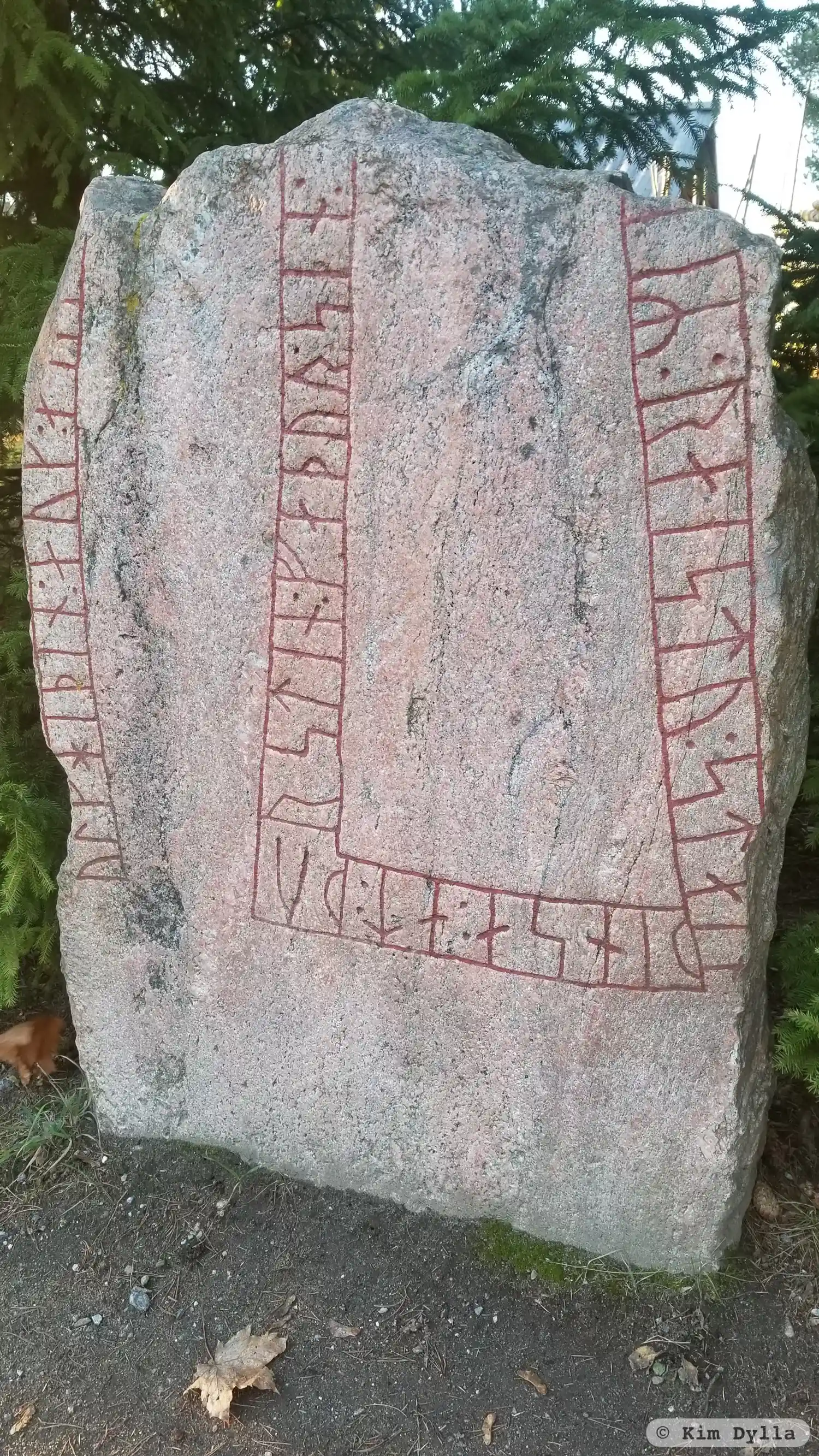 Rune-stone Sö307, L2015:3737 in Södertälje parish, Södertälje municipality