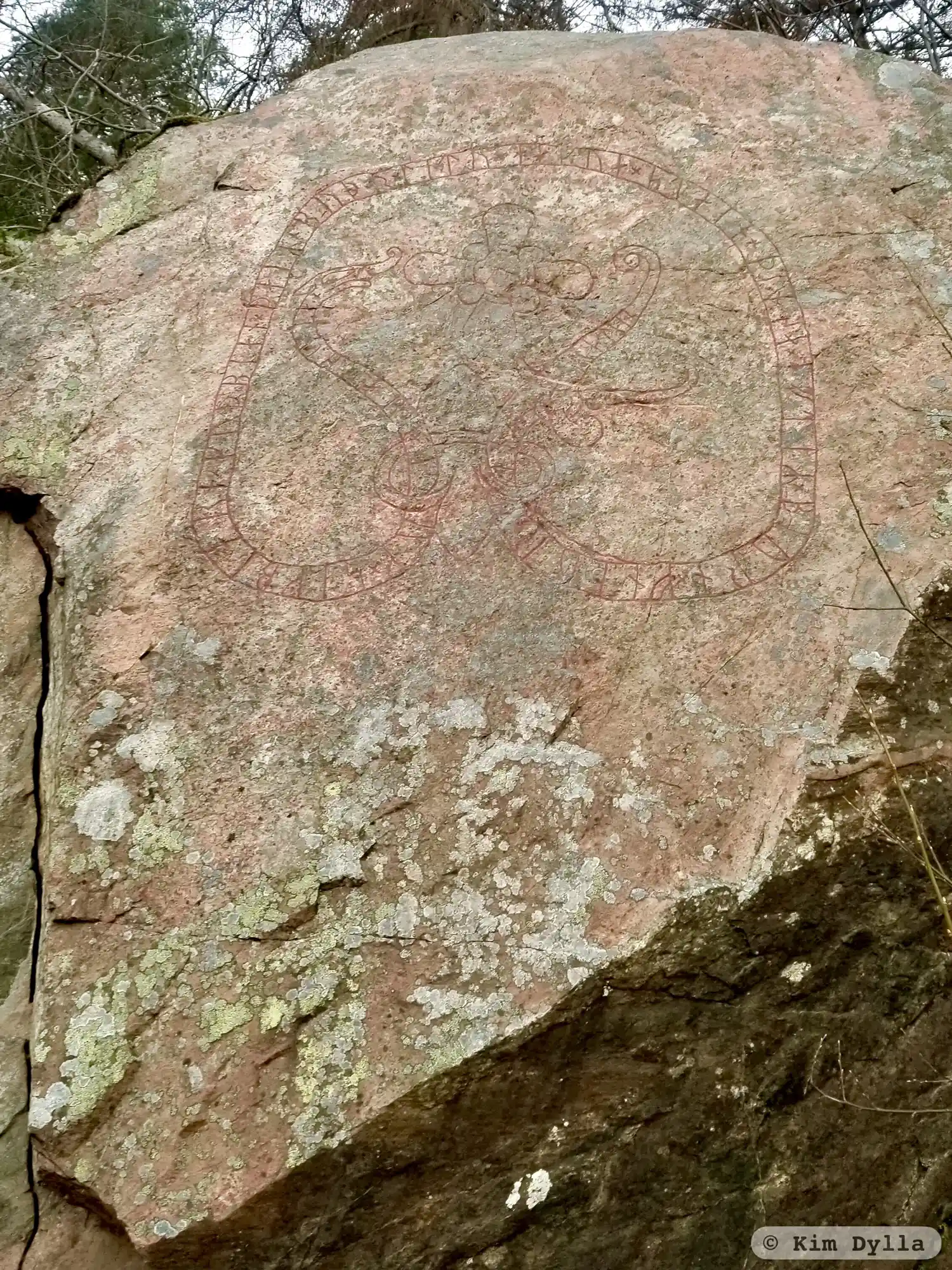 Rune-stone Sö344, L2015:4333 in Södertälje parish, Södertälje municipality