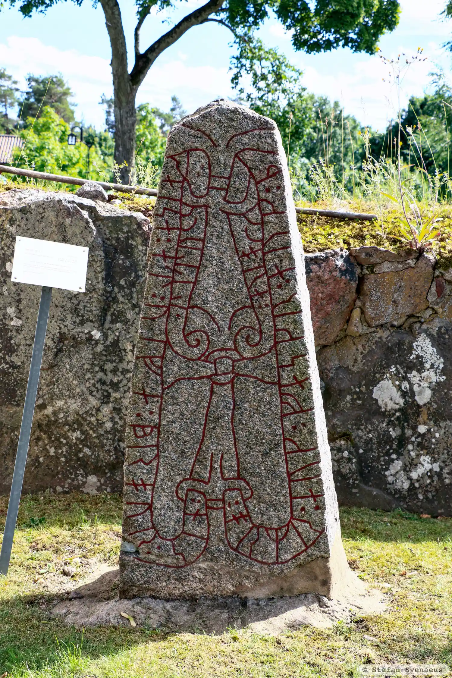 Rune-stone SöSb1965;12, L1983:4534 in Tumbo parish, Eskilstuna municipality