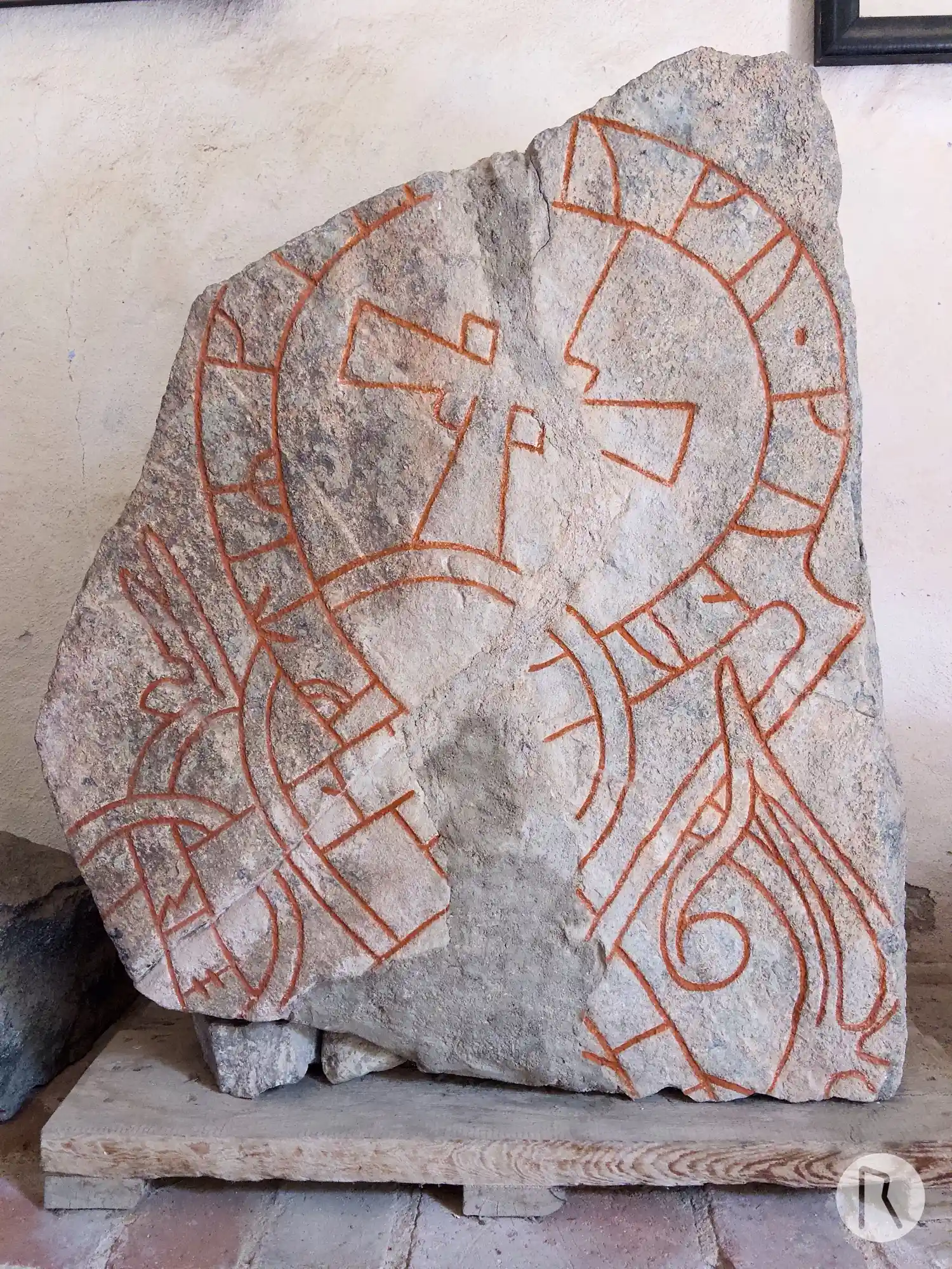 Rune-stone U1008, L1942:3983 in Rasbo parish, Uppsala municipality