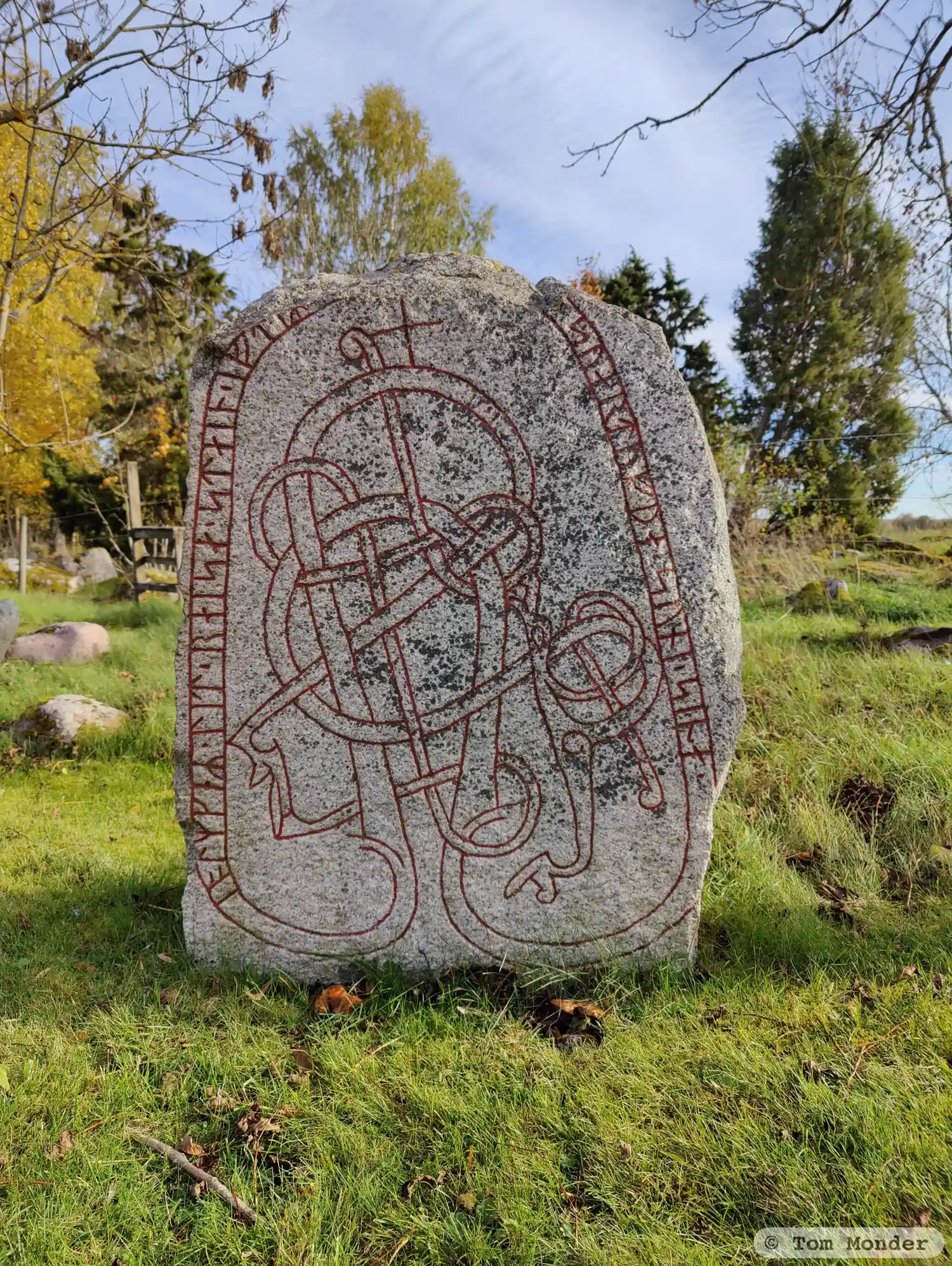 Rune-stone U1014, L1941:4592 in Ärentuna parish, Uppsala municipality