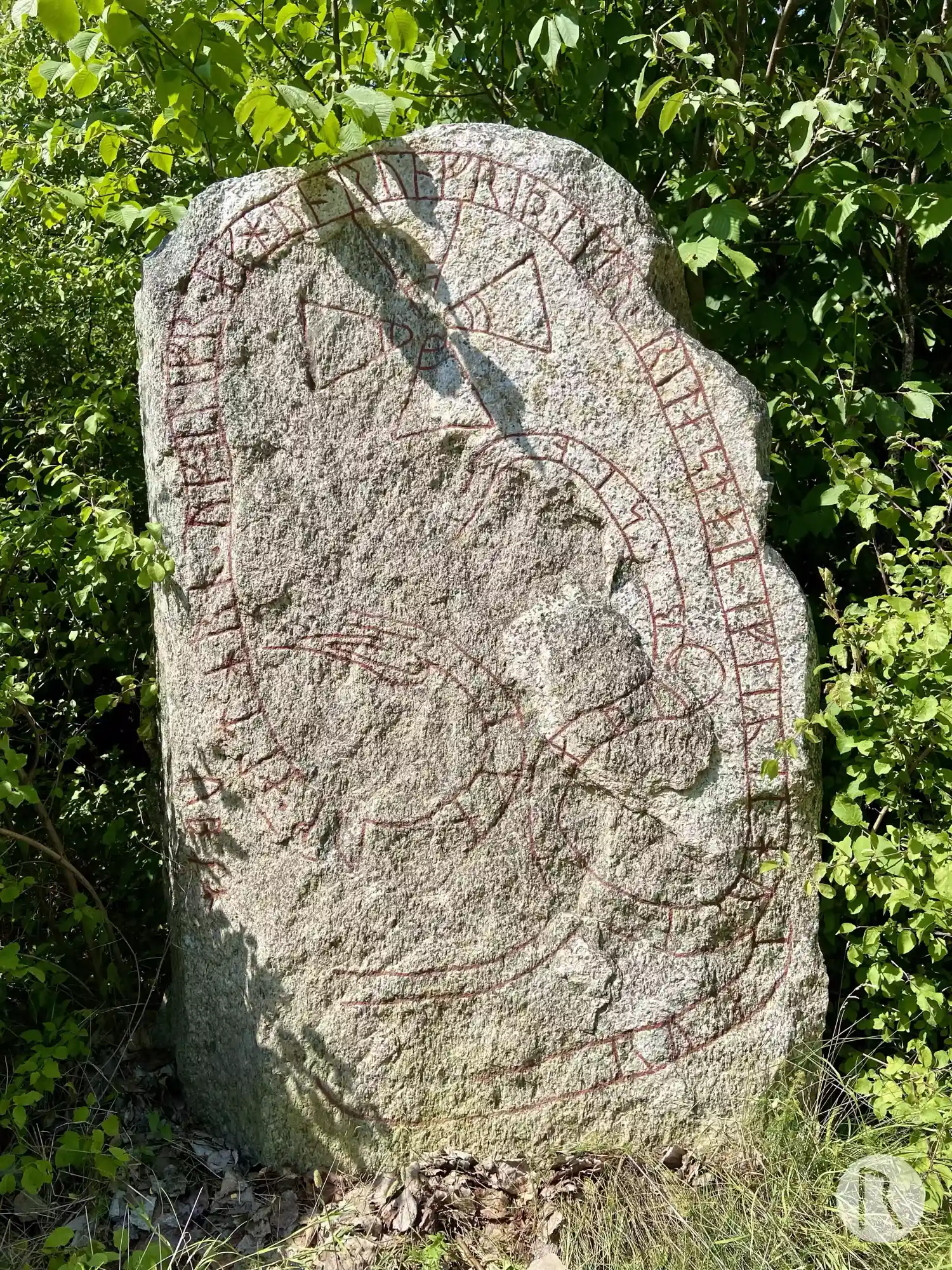 Piedra rúnica U1022, L1941:5263 en Ärentuna parroquia, Uppsala municipio