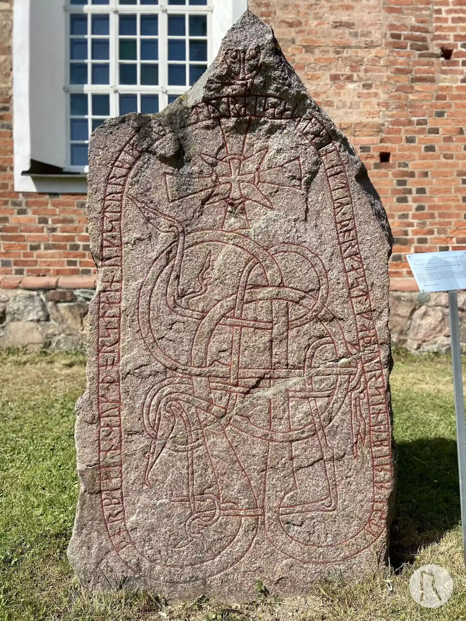 Rune-stone U1034, L1942:8673 in Tensta parish, Uppsala municipality