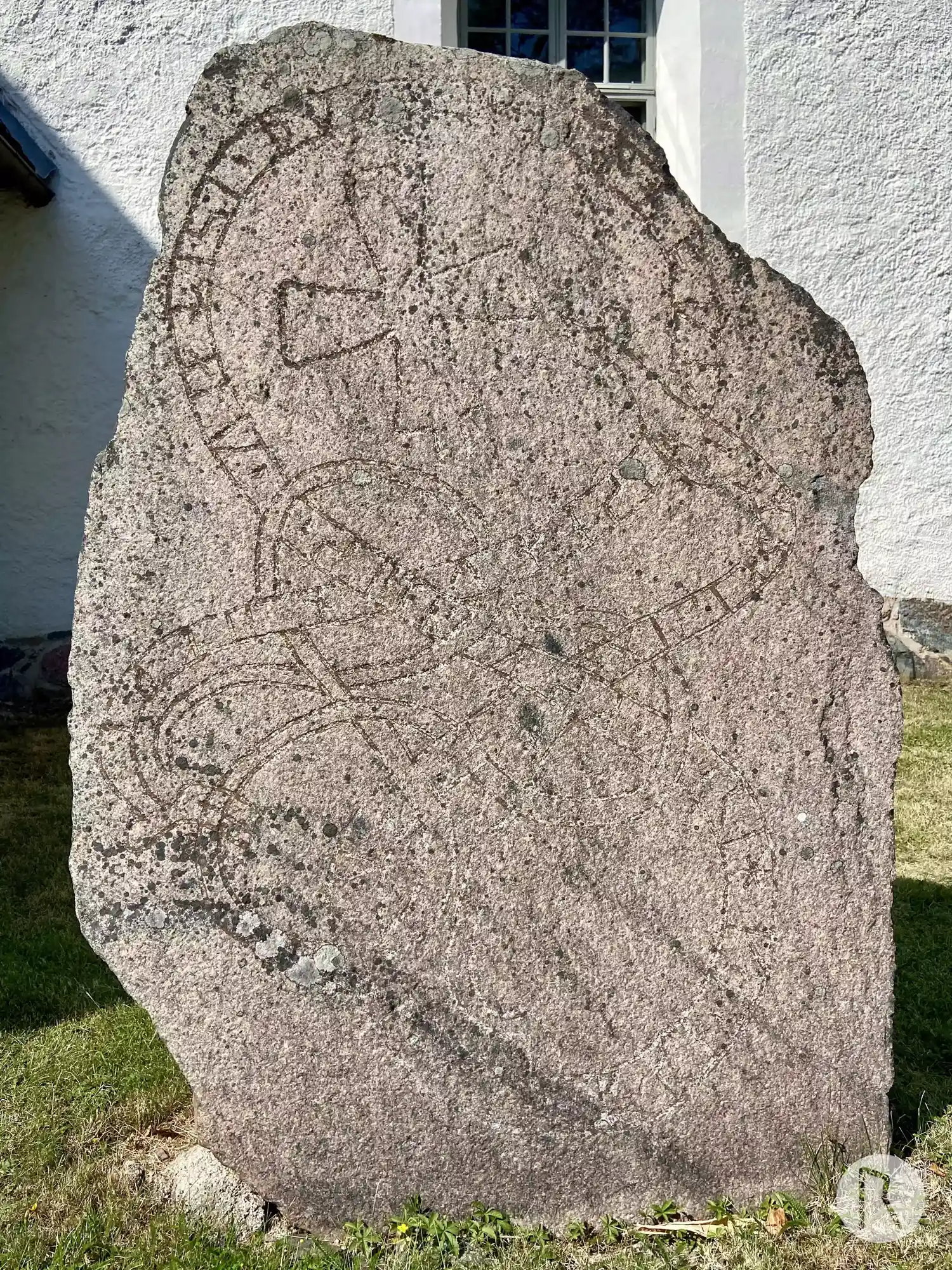 Rune-stone U1061, L1941:5842 in Viksta parish, Uppsala municipality
