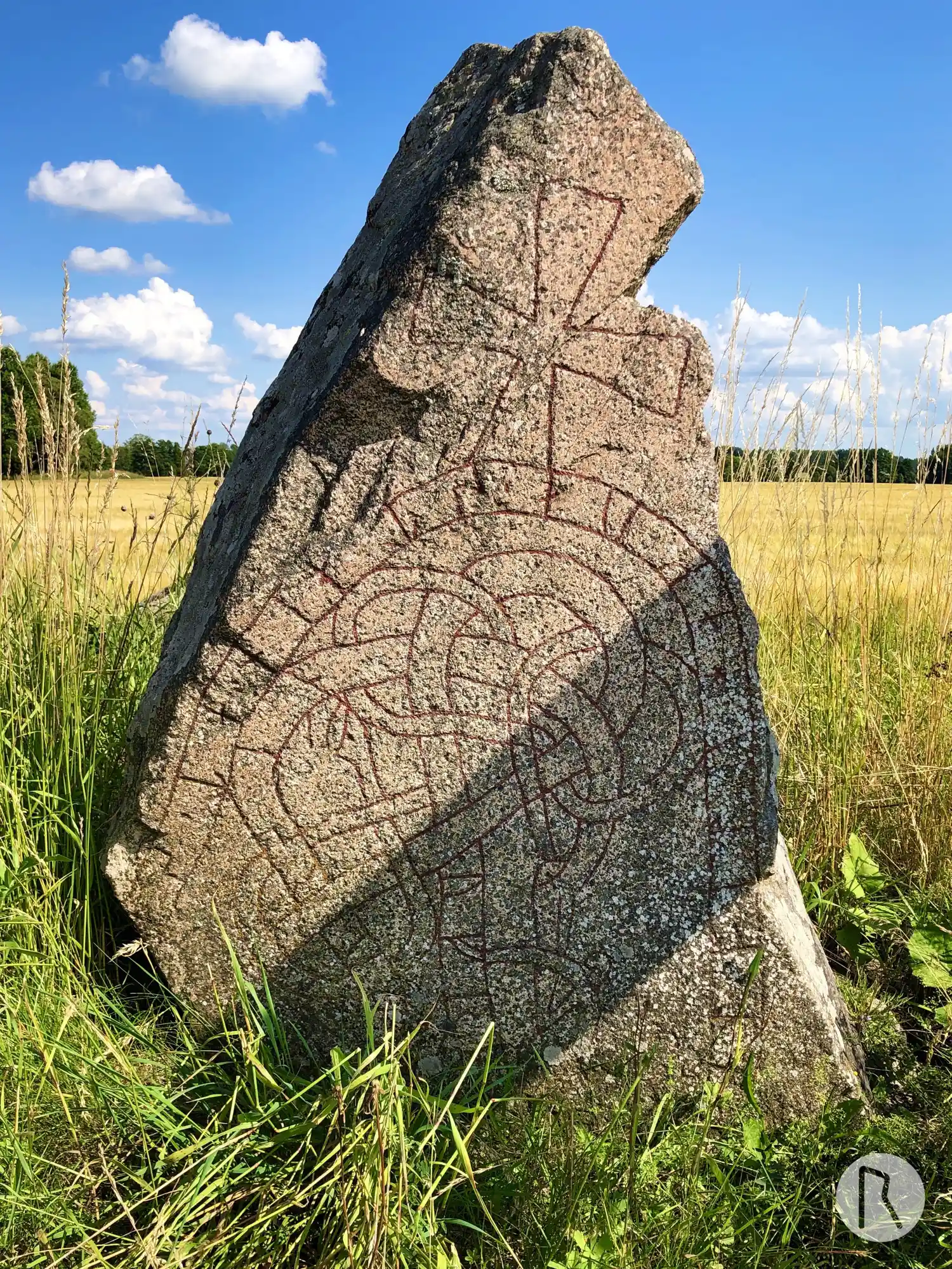 Rune-stone U1118, L1942:6985 in Skuttunge parish, Uppsala municipality