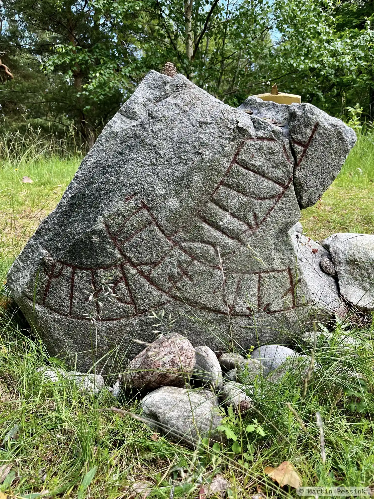 Rune-stone U13, L2012:407 in Munsö parish, Ekerö municipality