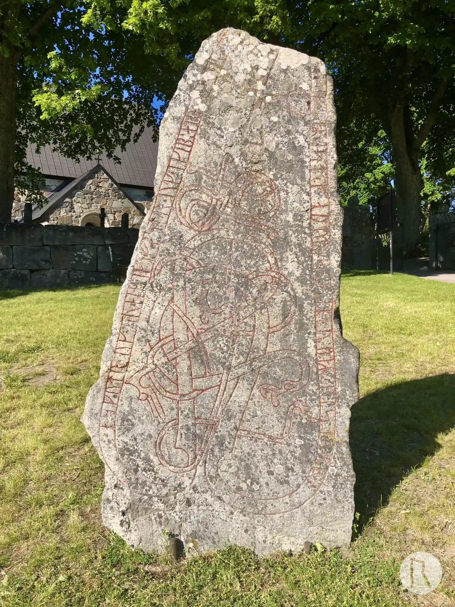 Rune-stone U181, L2014:3811 in Össeby-Garn parish, Vallentuna municipality