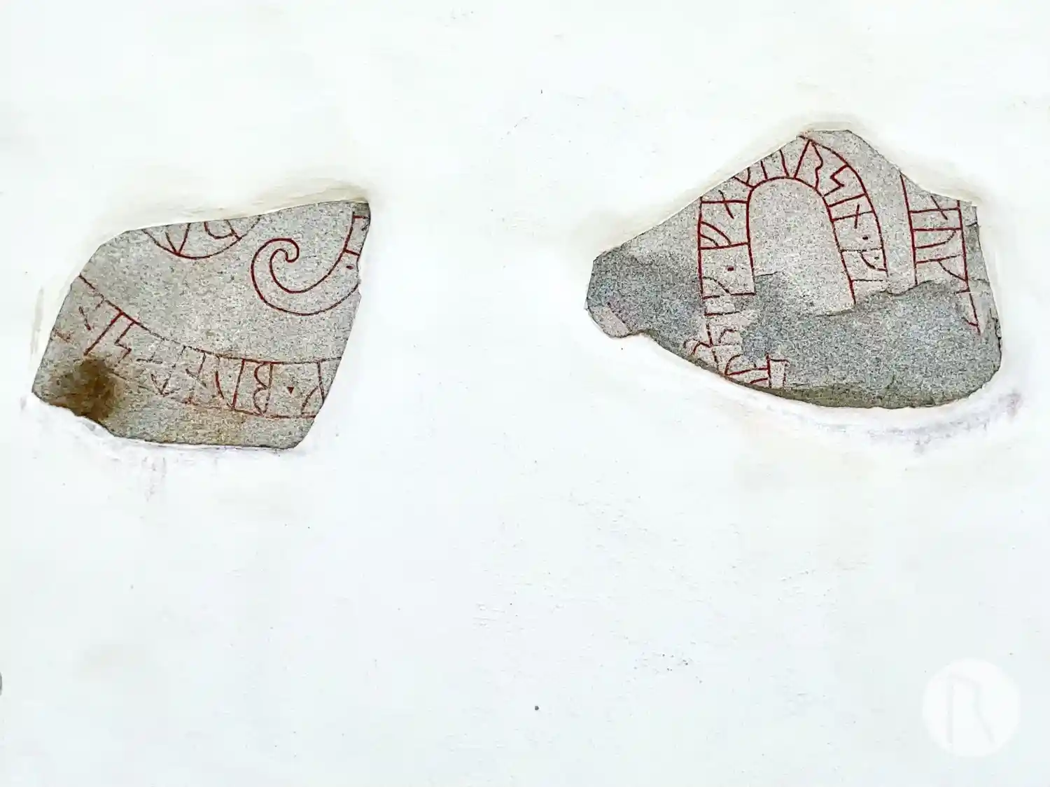 Rune-stone U20, L2017:8428 in Färentuna parish, Ekerö municipality