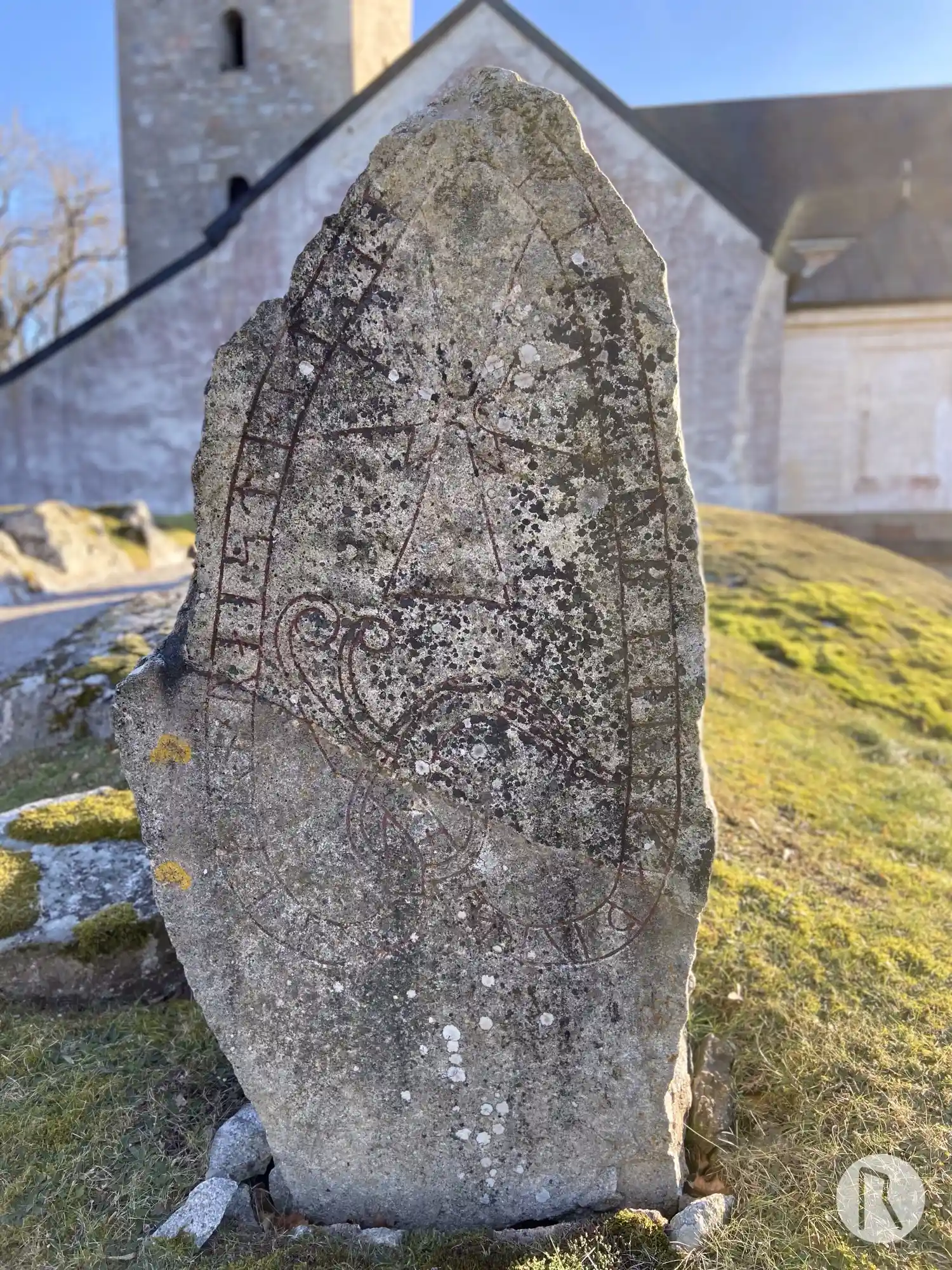 Runsten U297, L2015:5007 i Skånela socken, Sigtuna kommun