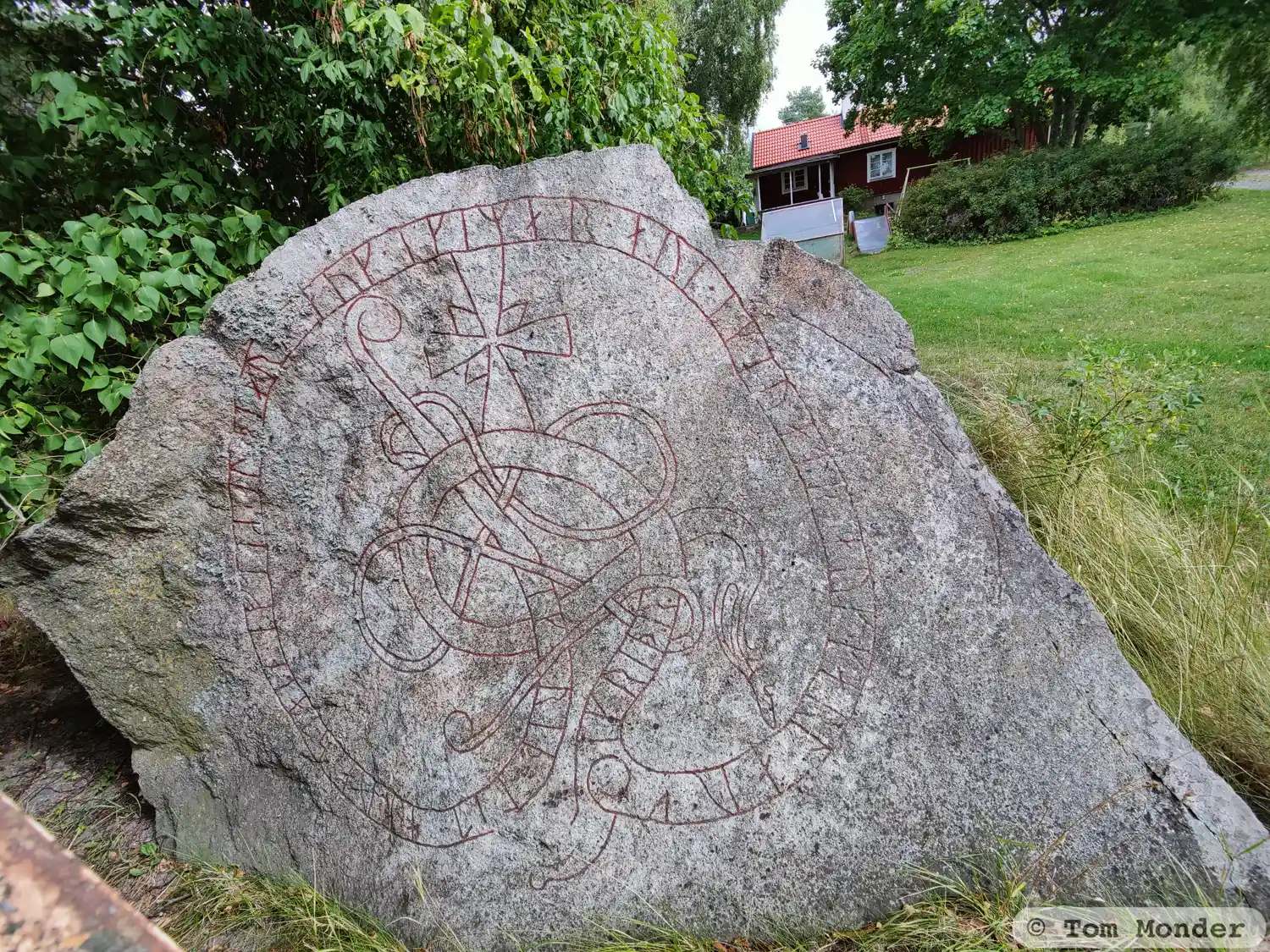 Рунічний камінь U306, L2015:5373 у Skånela парафія, Sigtuna муніципалітет