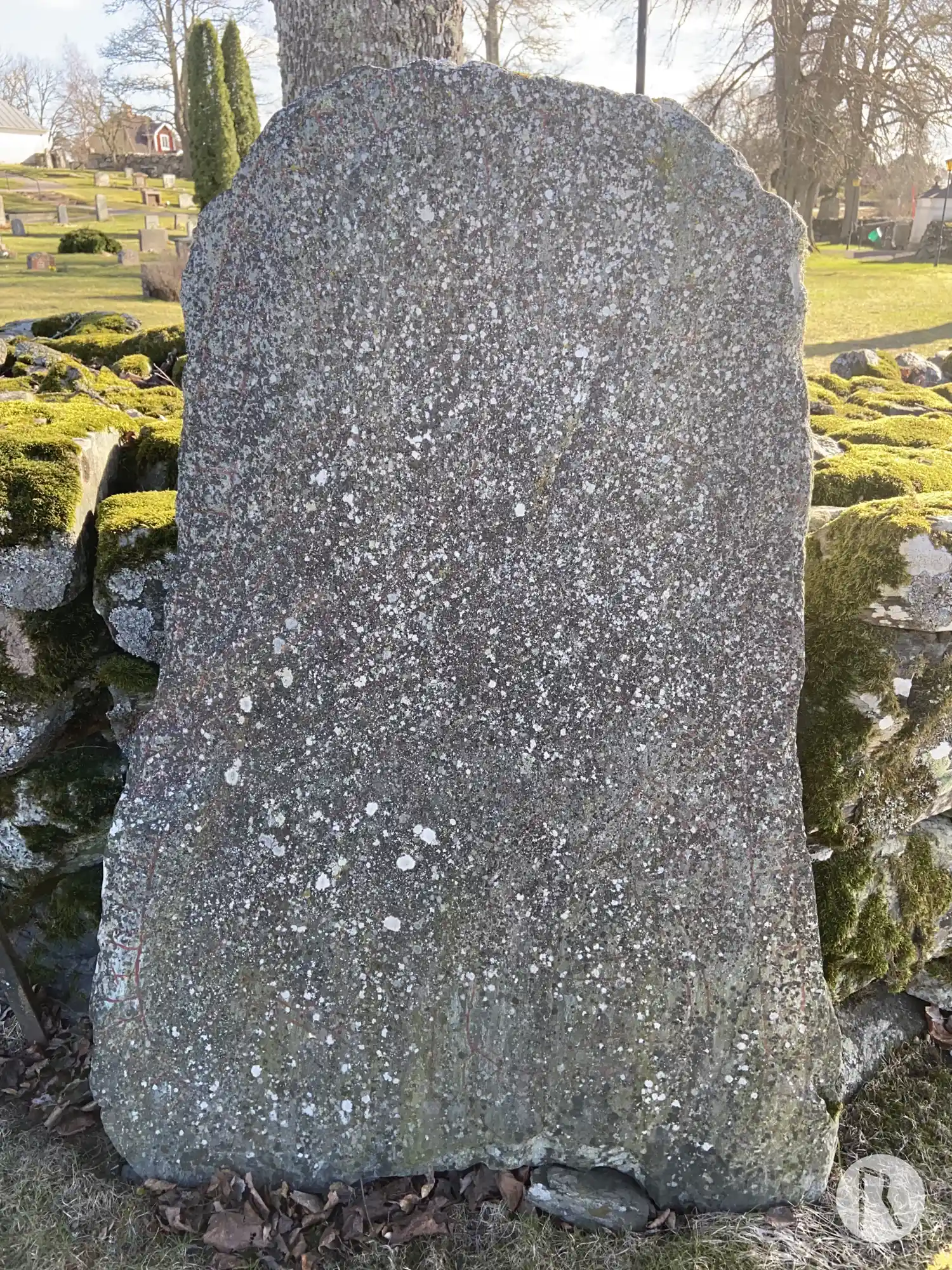 Rune-stone U376, L2015:8070 in Vidbo parish, Sigtuna municipality