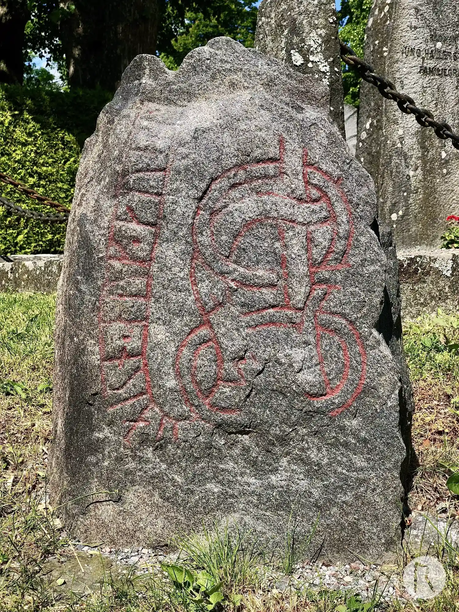 Rune-stone U380, L2015:2609 in Sigtuna parish, Sigtuna municipality