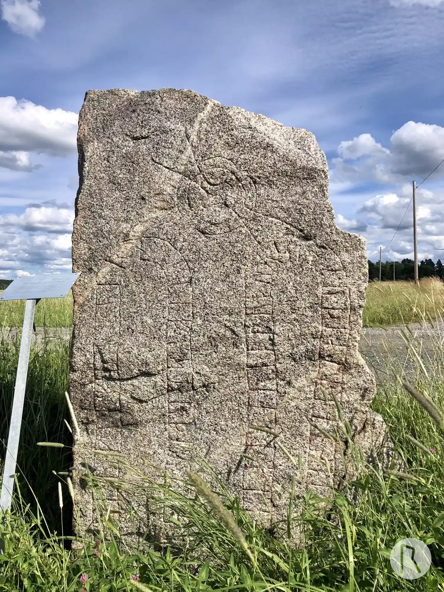 Rune-stone U490, L1943:5940 in Lagga parish, Knivsta municipality
