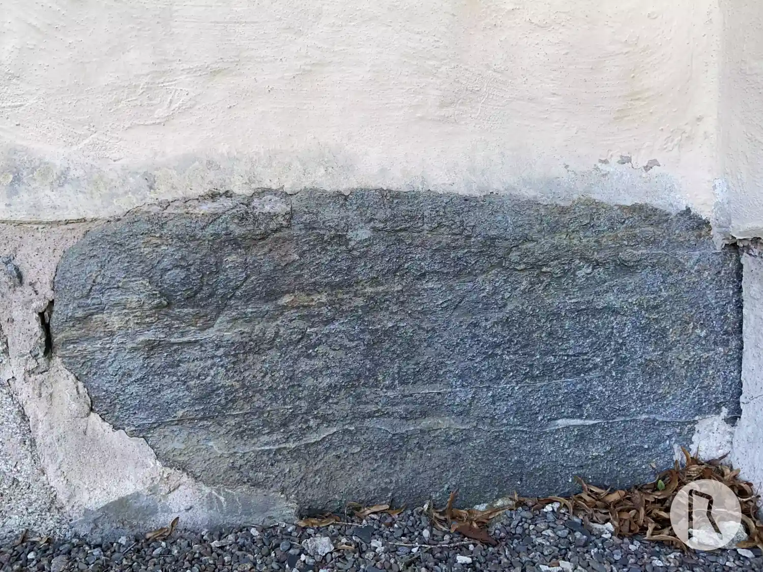 Rune inscriptions in Husby-Långhundra parish