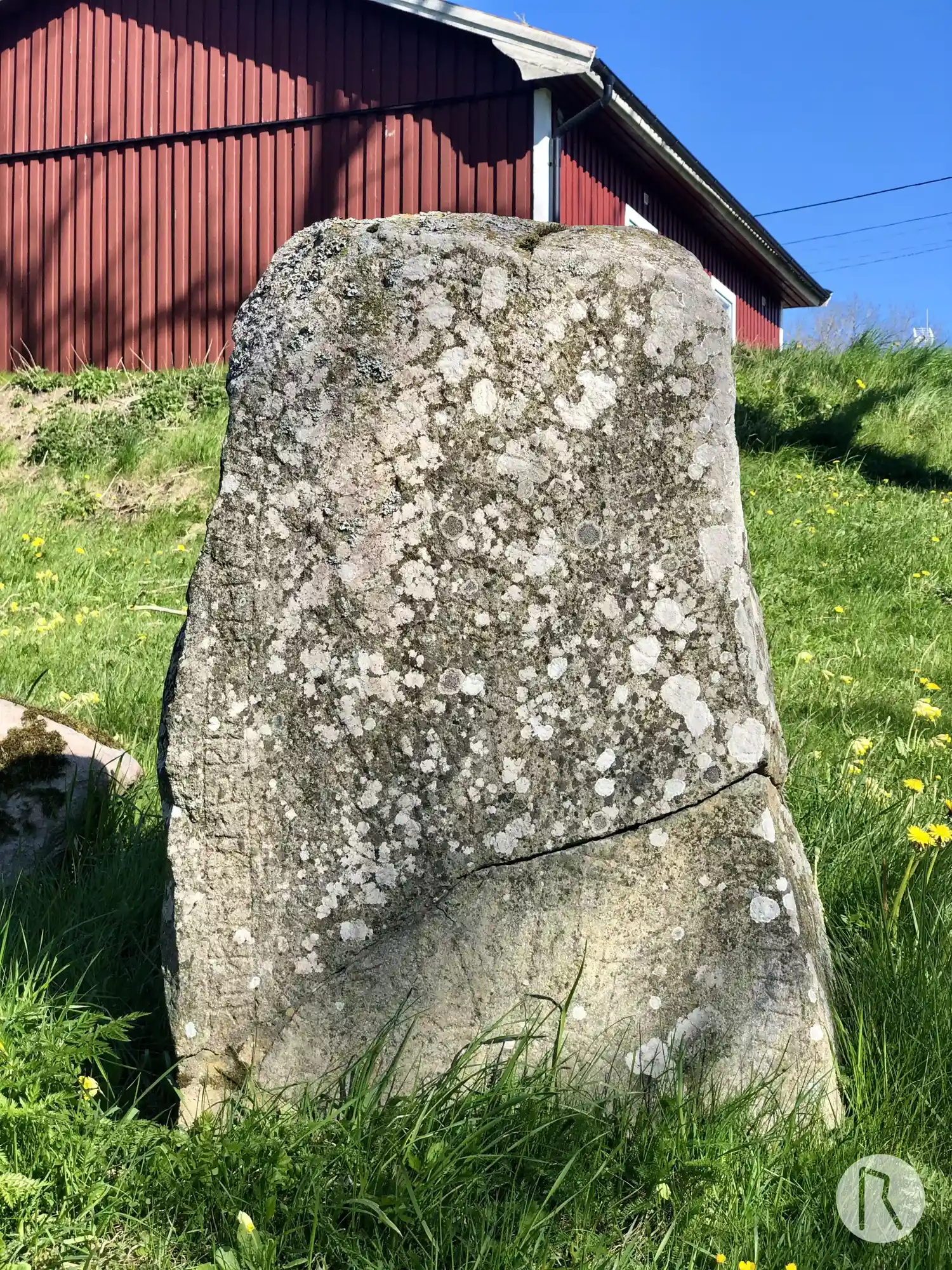 Runenstein U572, L2016:5738 in Lohärad kirchspiel, Norrtälje gemeinde