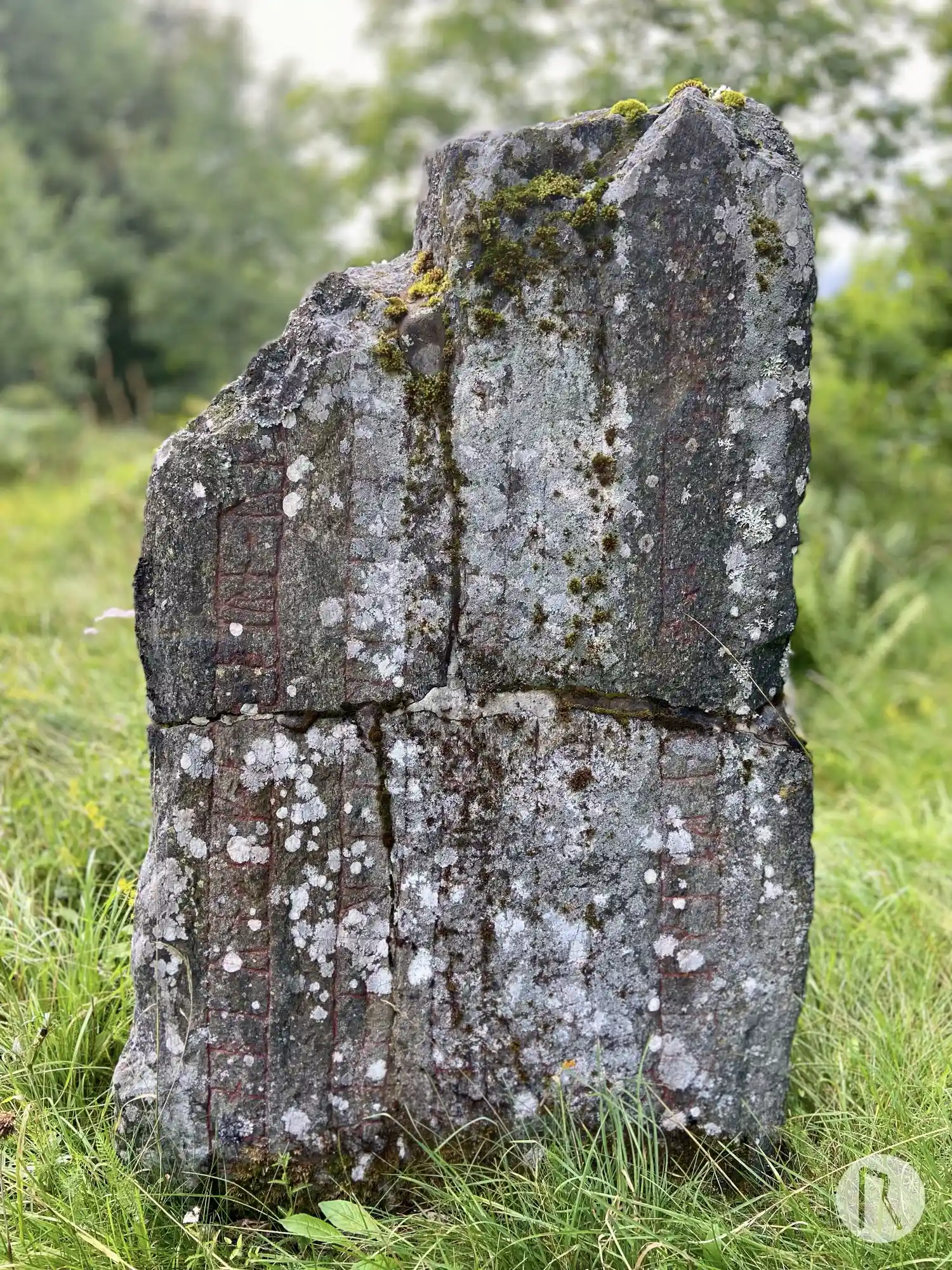 Rune-stone U586, L2017:4991 in Edsbro parish, Norrtälje municipality