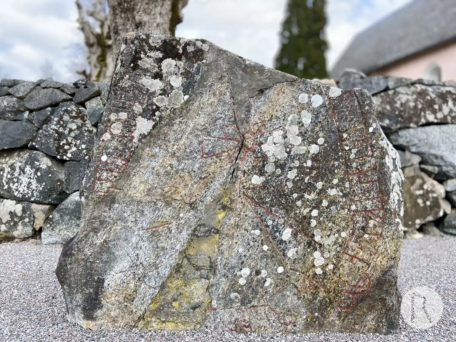 Rune-stone U608, L2014:5652 in Västra Ryd parish, Upplands-Bro municipality