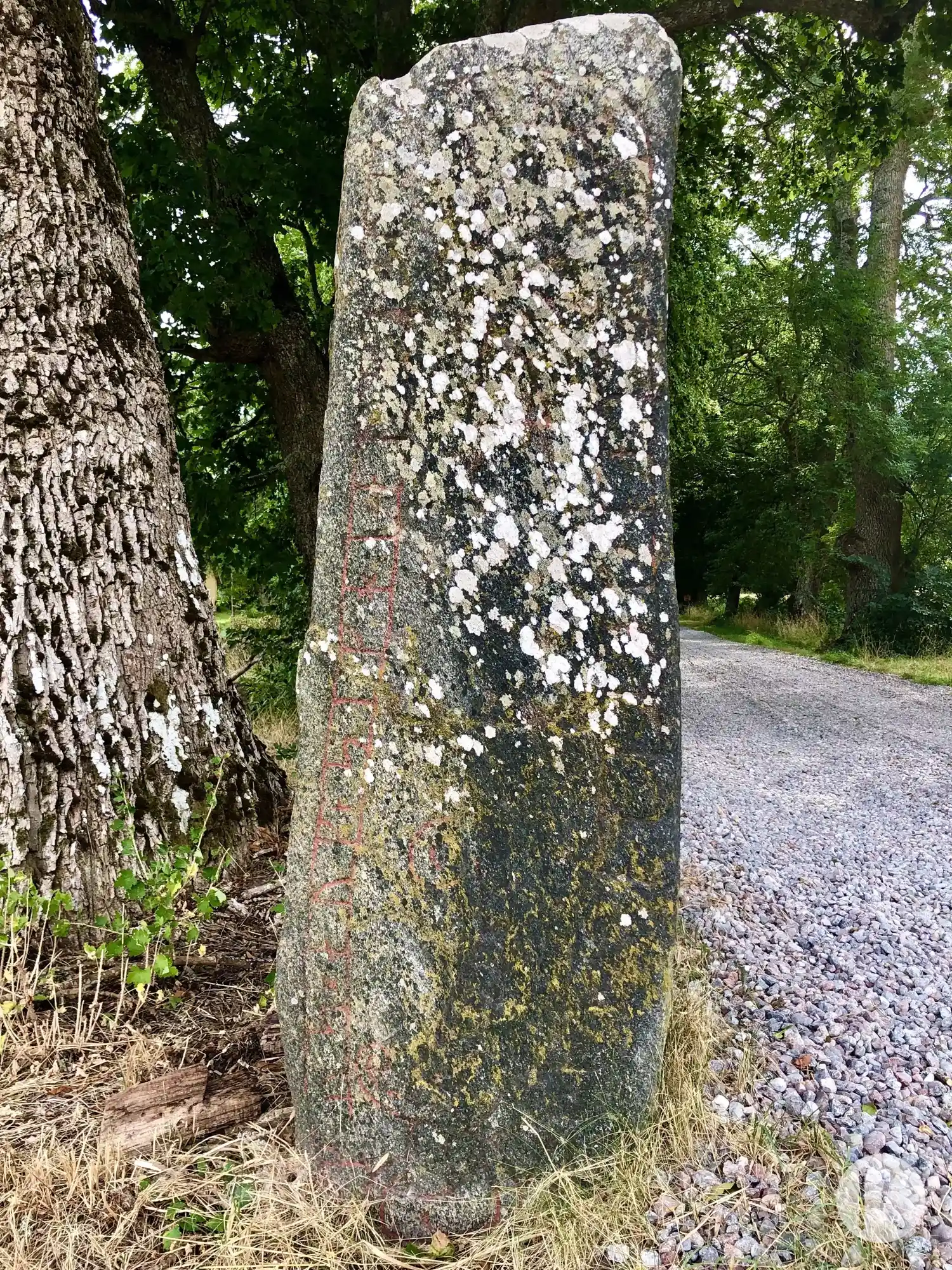 Rune-stone U640, L1943:9111 in Kalmar parish, Håbo municipality
