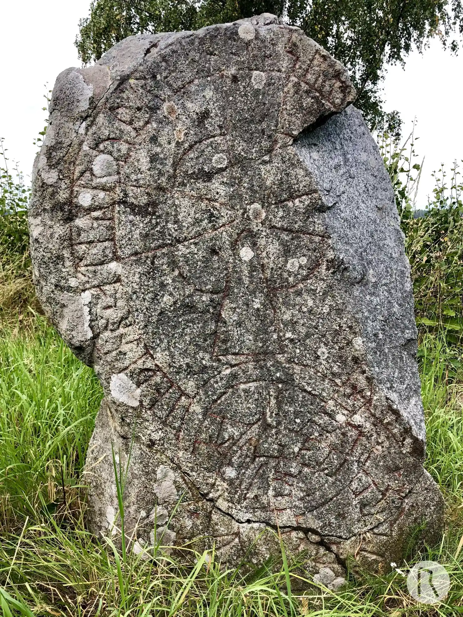 Runenstein U645, L1941:8941 in Yttergran kirchspiel, Håbo gemeinde
